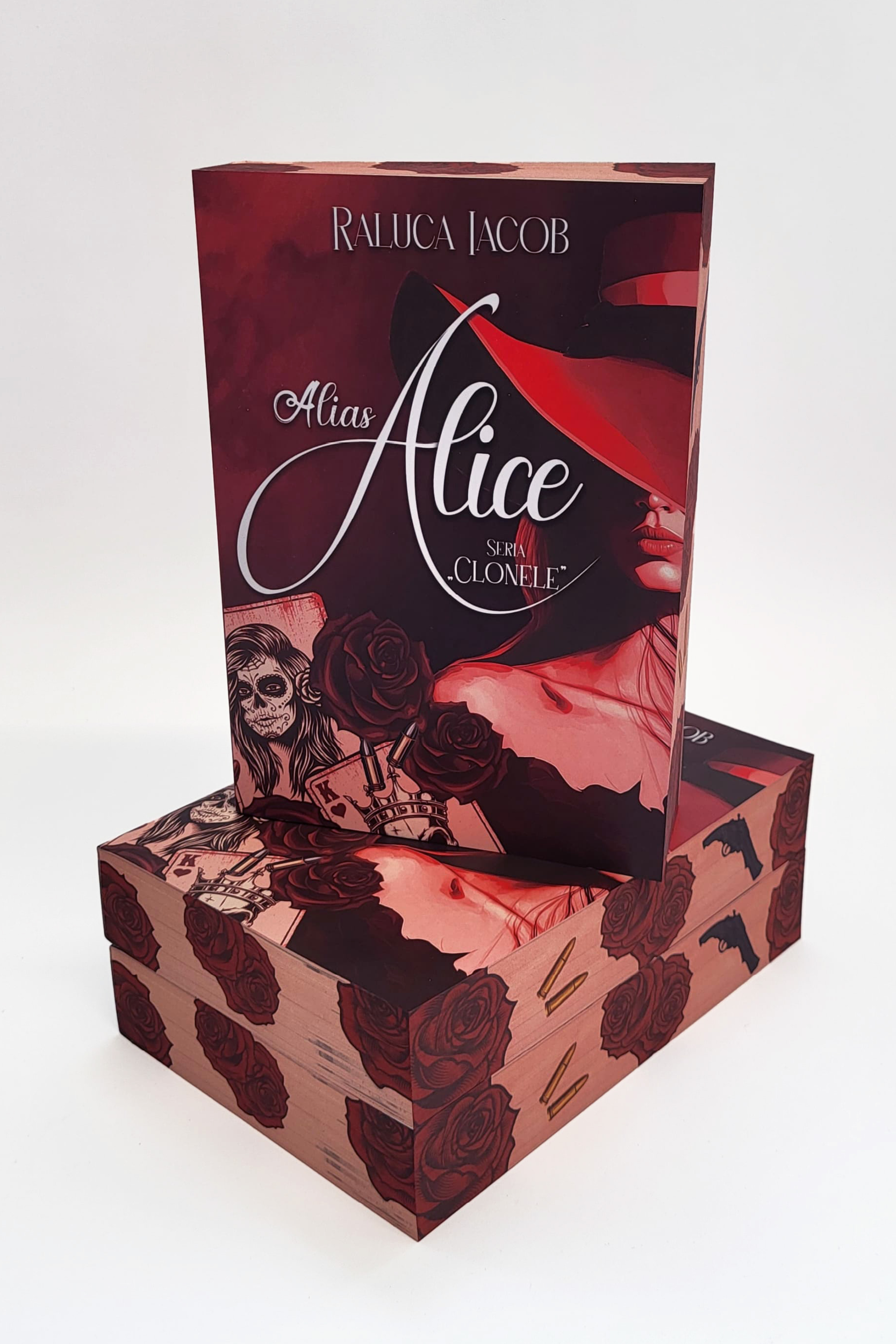 Alias Alice - Printed Edges