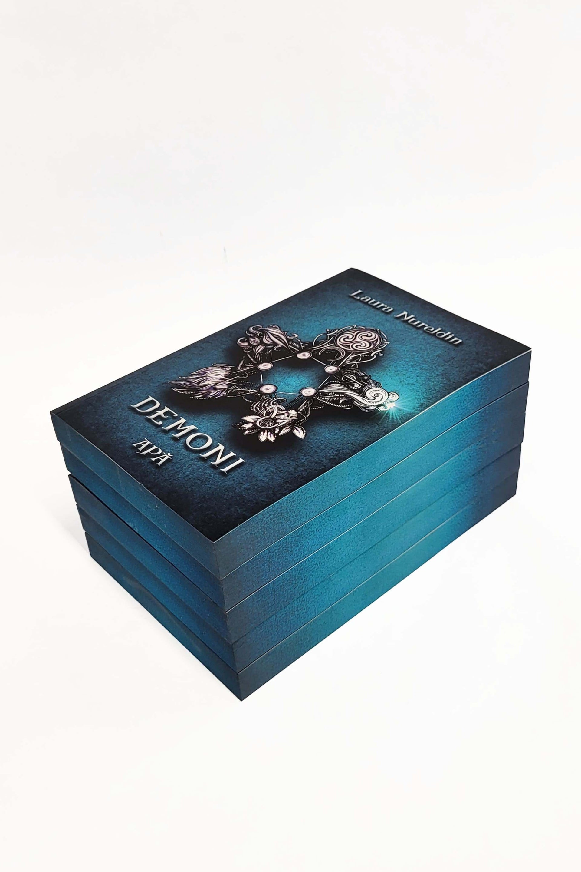 Demoni - I - Apă - PRINTED EDGES