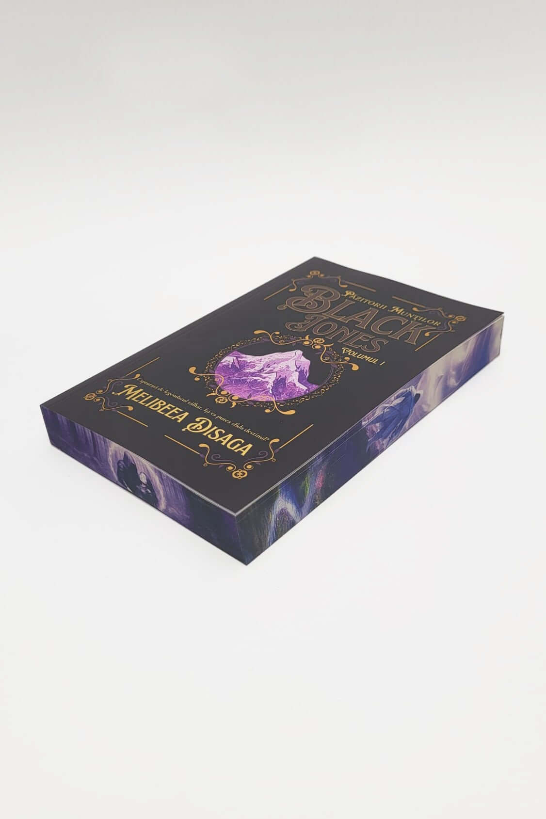 Păzitorii munților: Black Jones - PRINTED EDGES