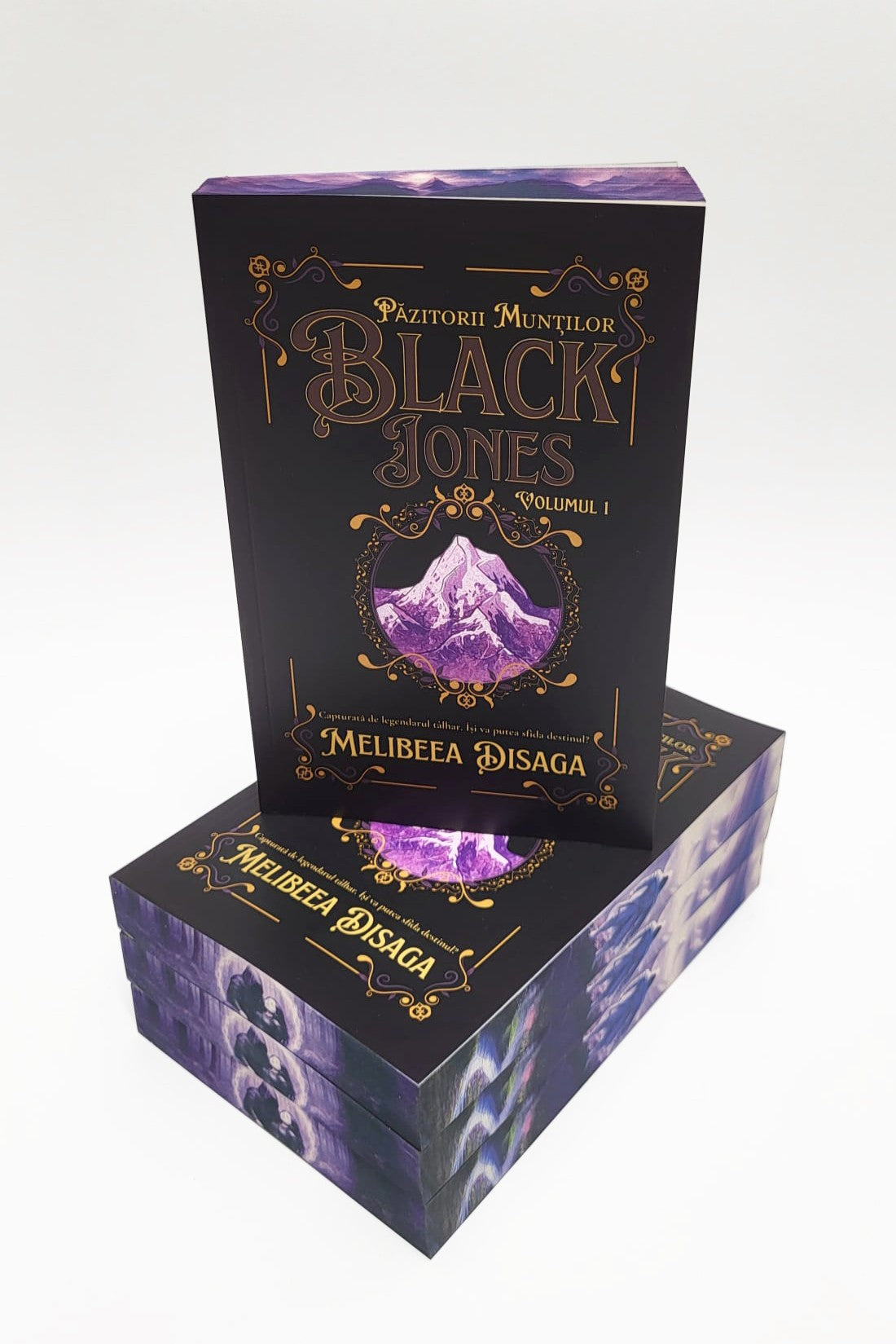 Păzitorii munților: Black Jones - PRINTED EDGES