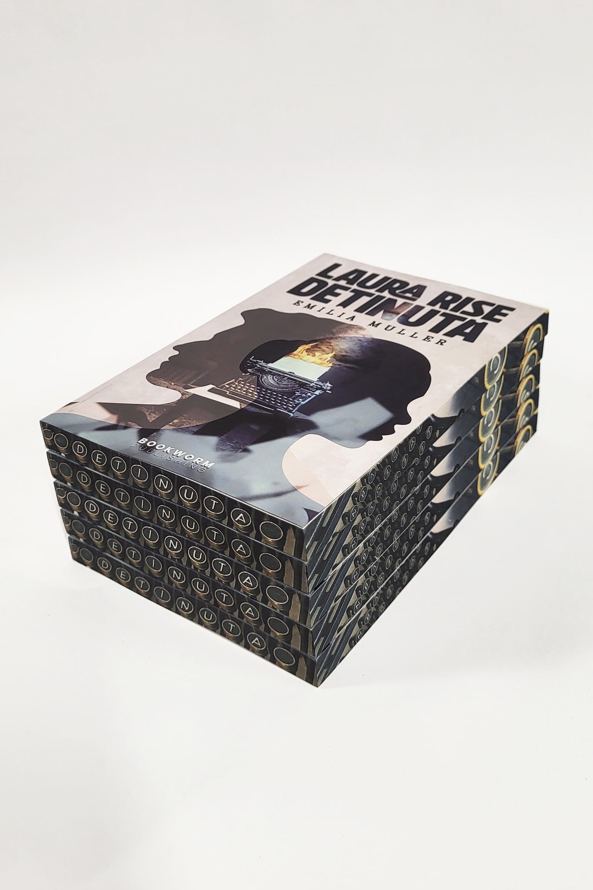 Laura Rise - Deţinută - PRINTED EDGES