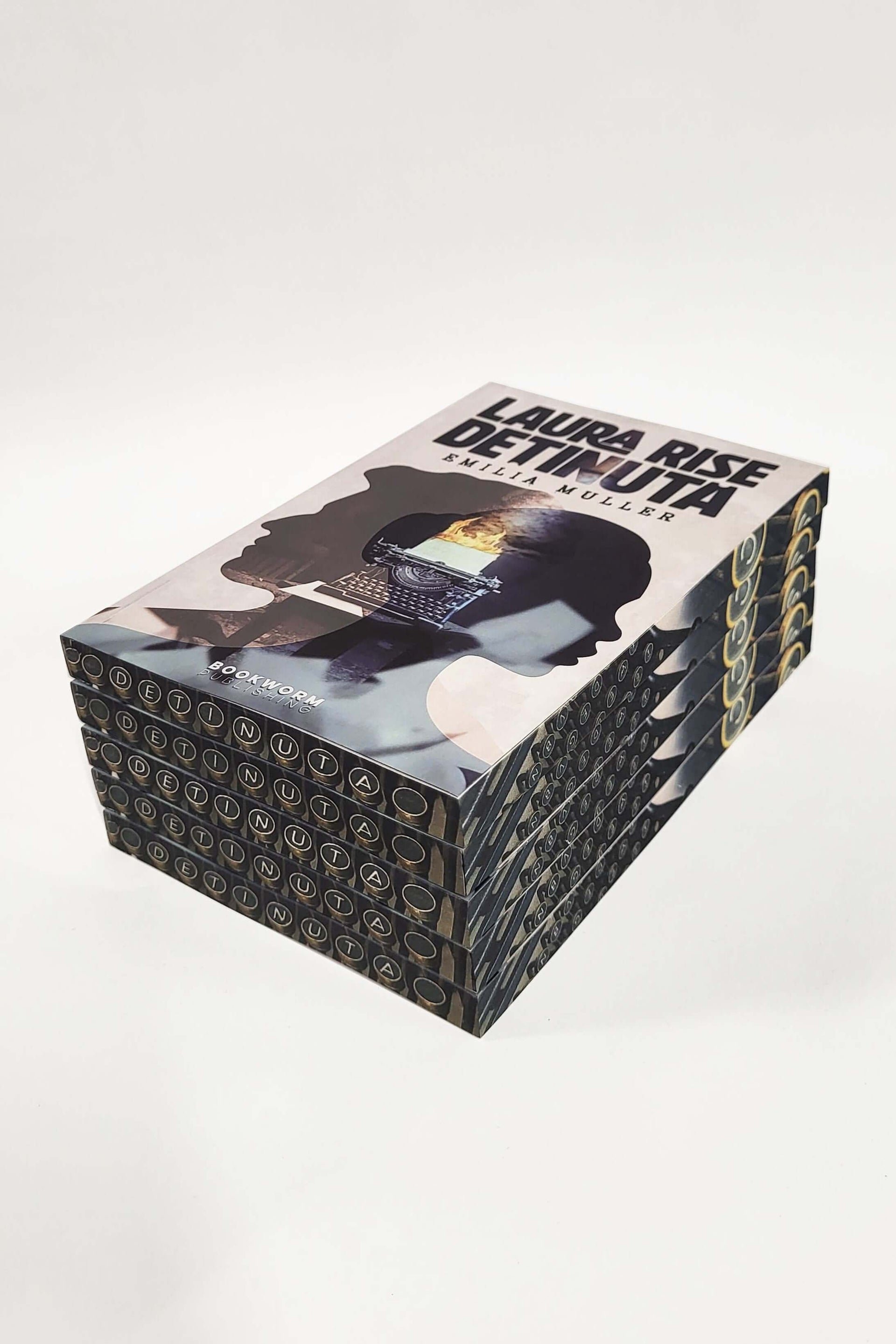 Laura Rise - Deţinută - PRINTED EDGES