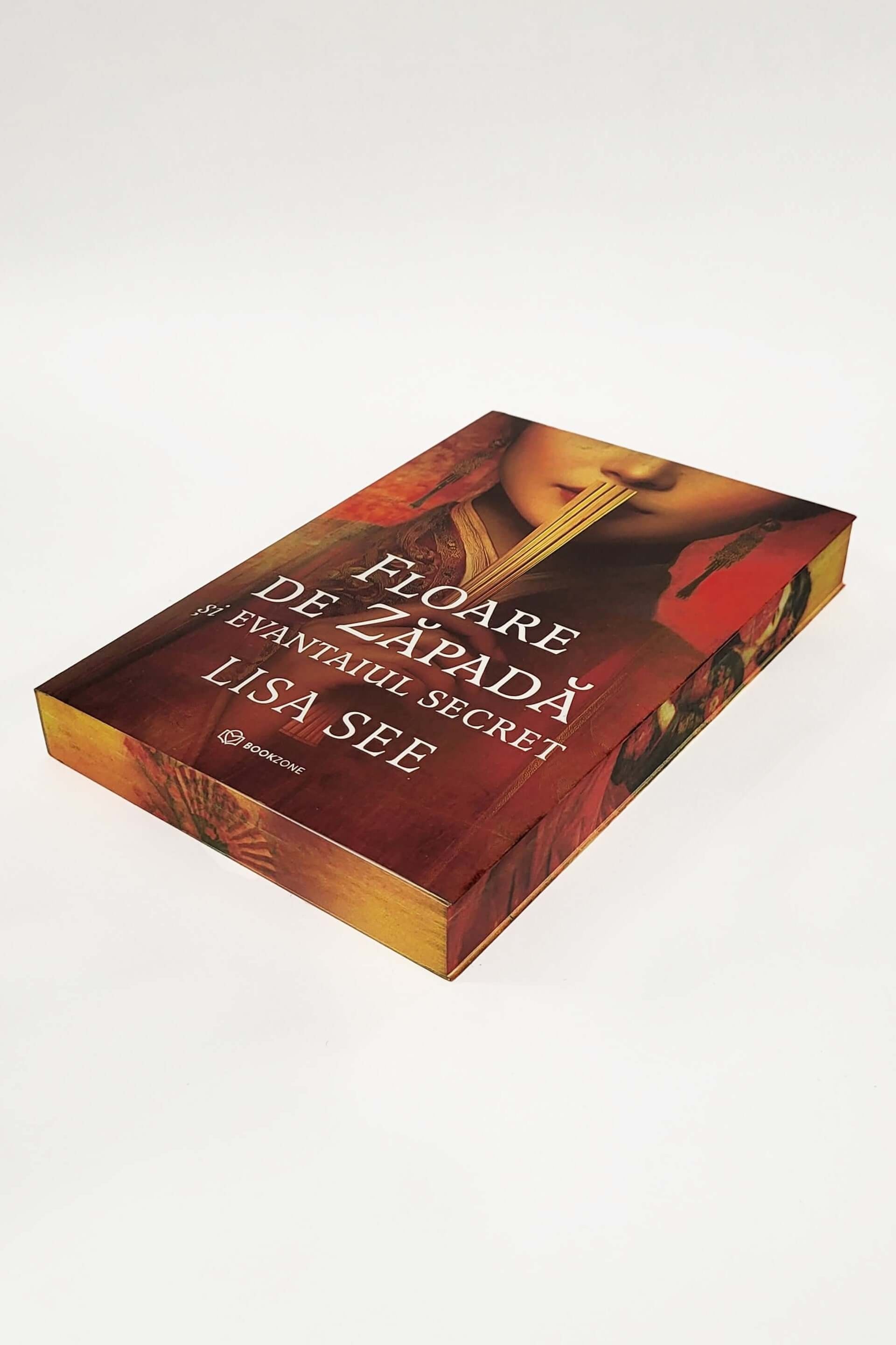 Floare de Zăpadă și evantaiul secret - PRINTED EDGES - Bookbite