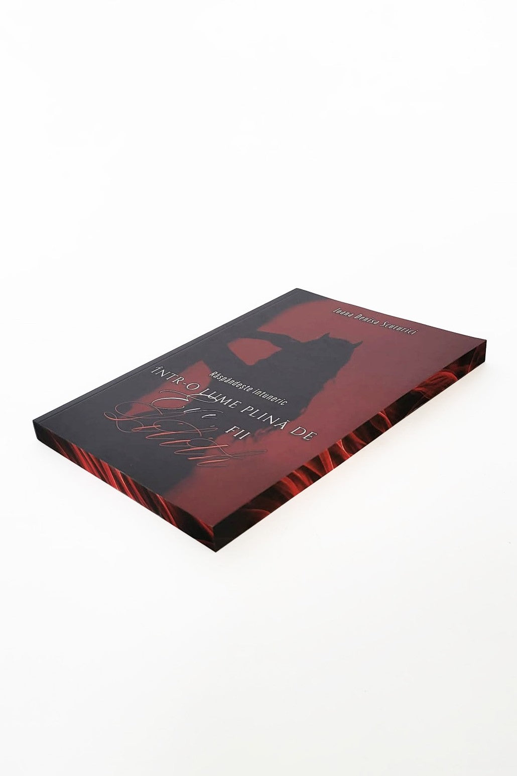 Într-o lume plină de Eve, fii Lilith - PRINTED EDGES