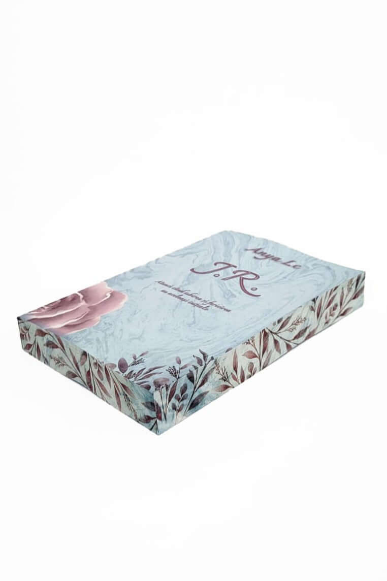 J.R. - atunci când iubirea și fericirea au aceleași inițiale - PRINTED EDGES