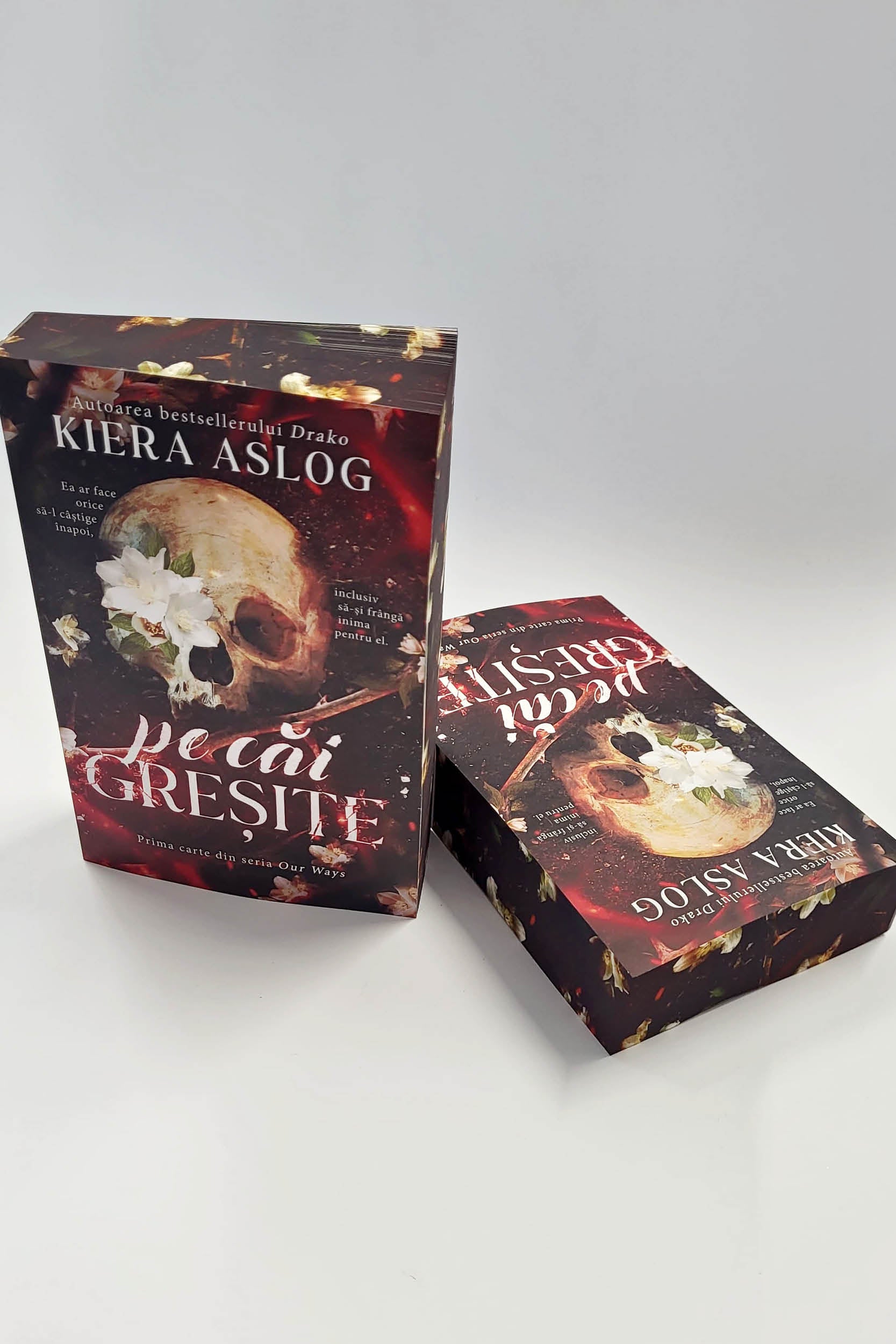 Pe căi greșite DELUXE - Printed Edges