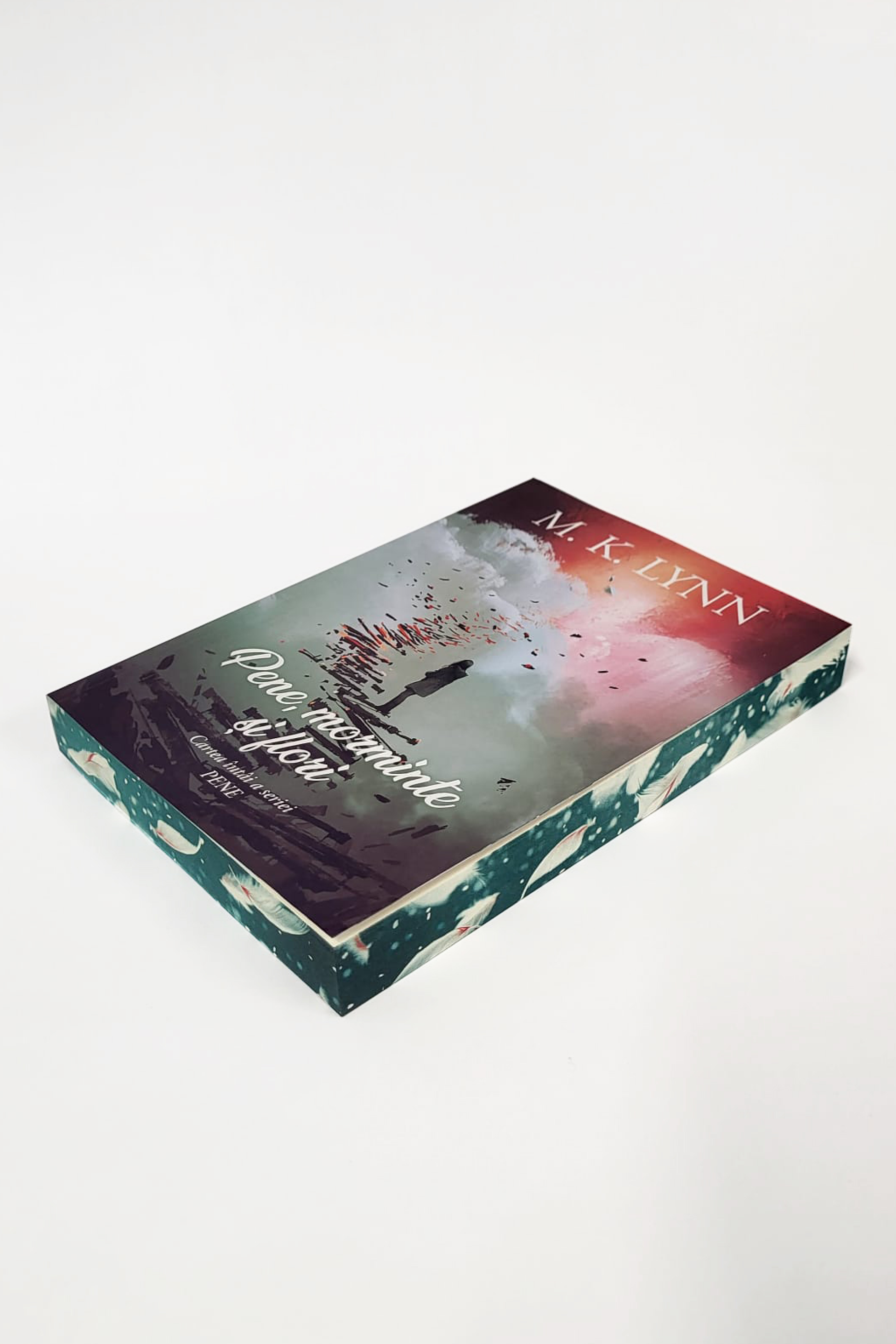 Pene, morminte și flori - Pene, cartea întâi - PRINTED EDGES