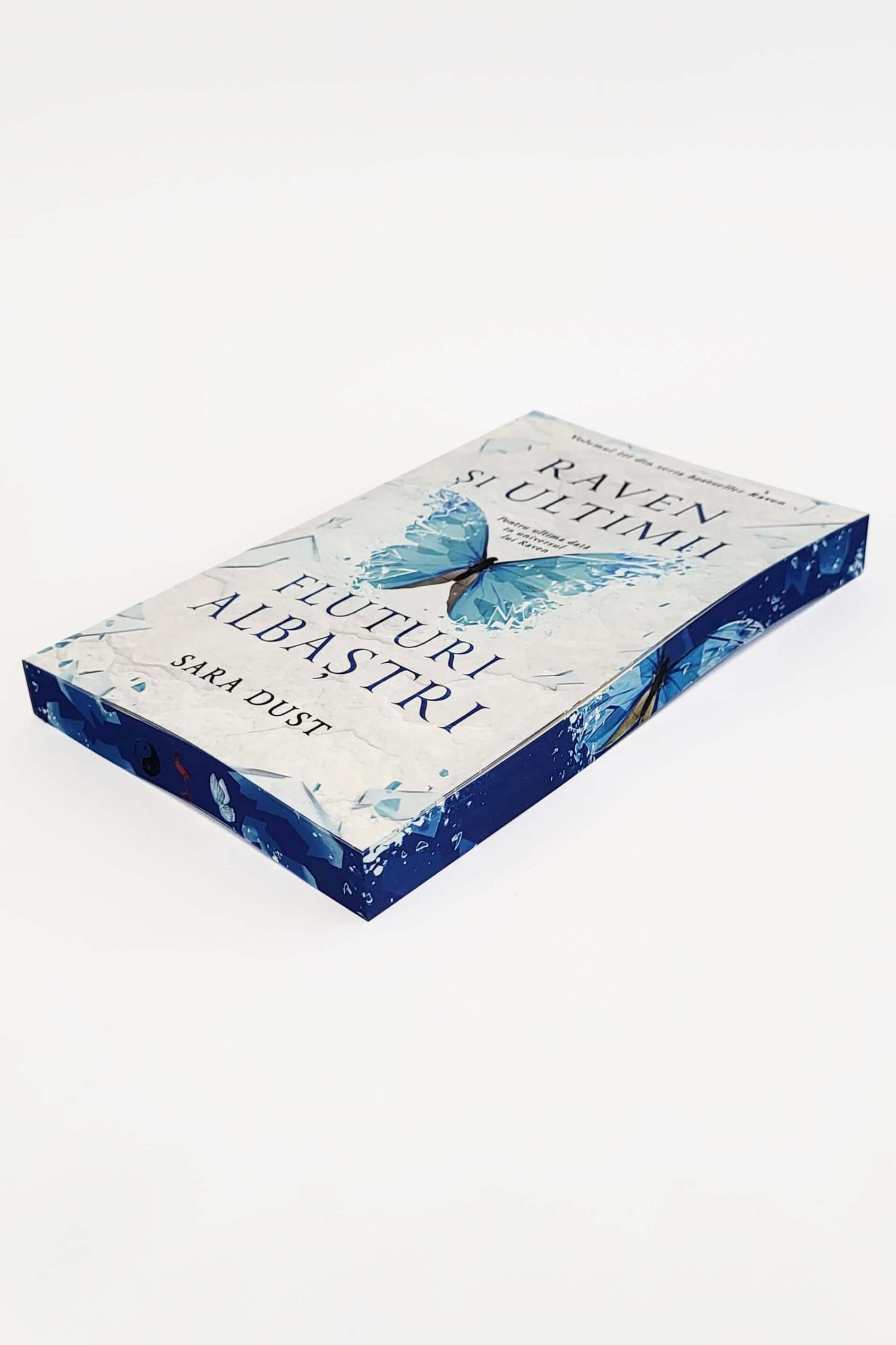 Raven și ultimii fluturi albaștri Volumul III - PRINTED EDGES