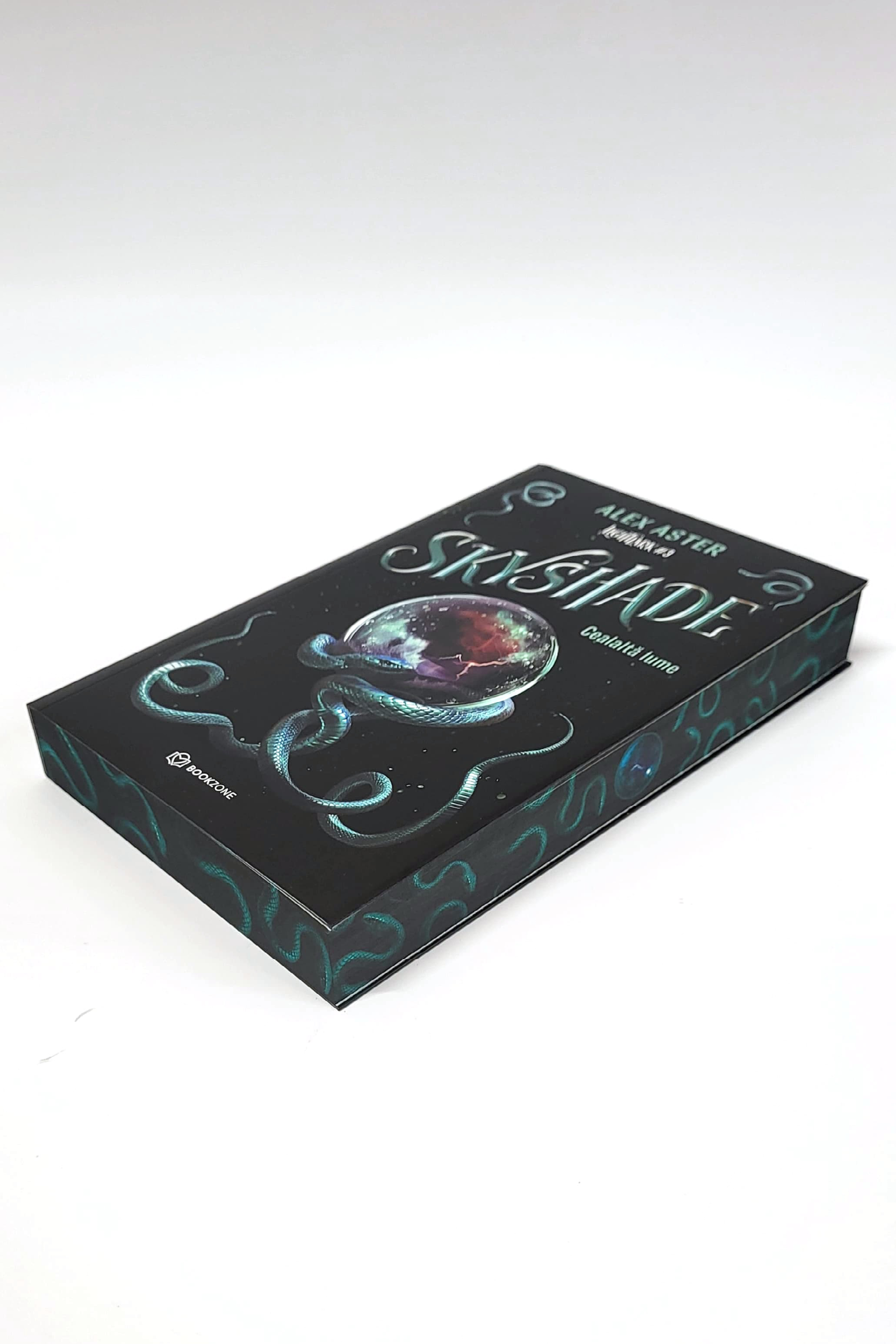 Skyshade - Cealaltă lume - PRINTED EDGES