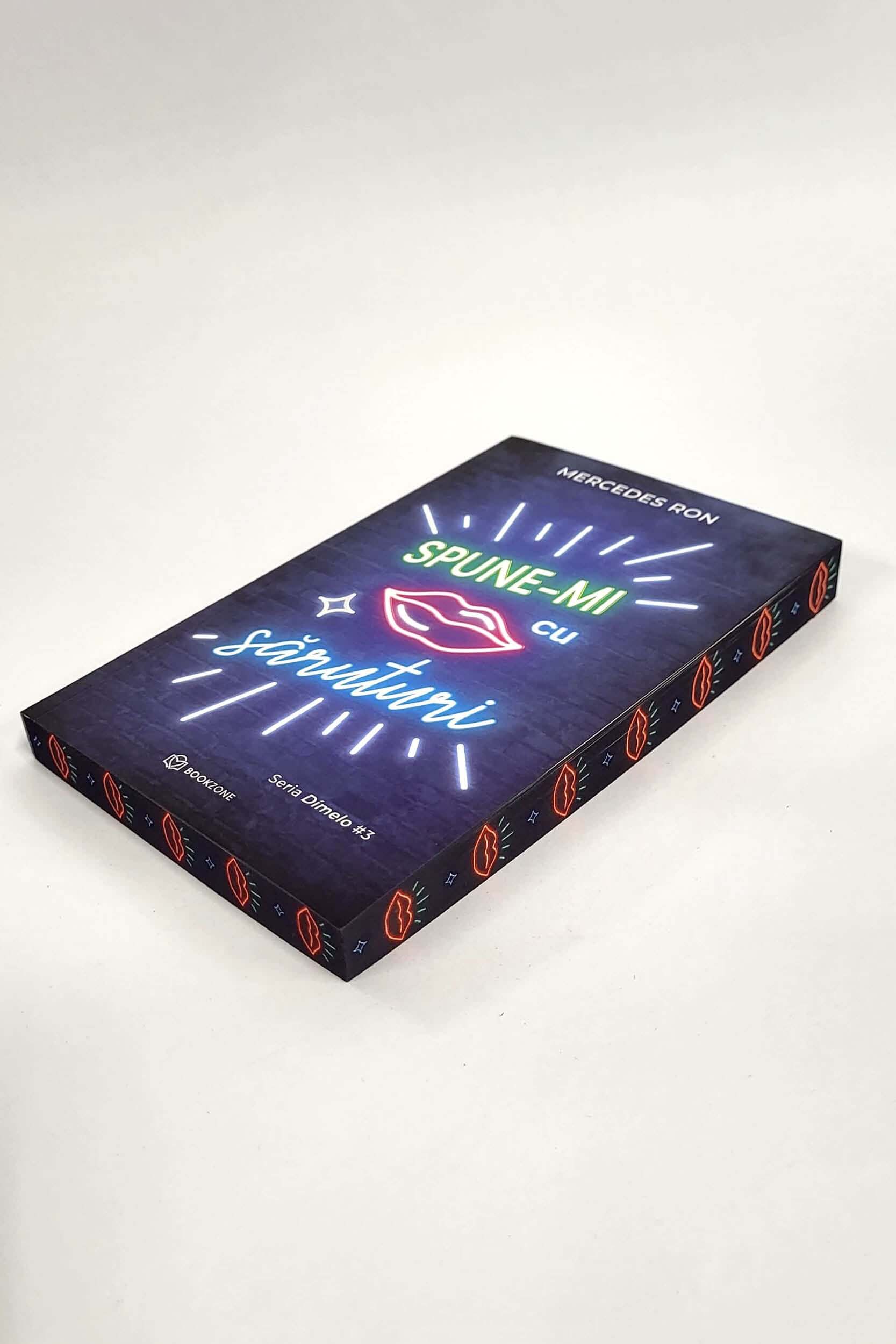 Spune-mi cu săruturi - PRINTED EDGES