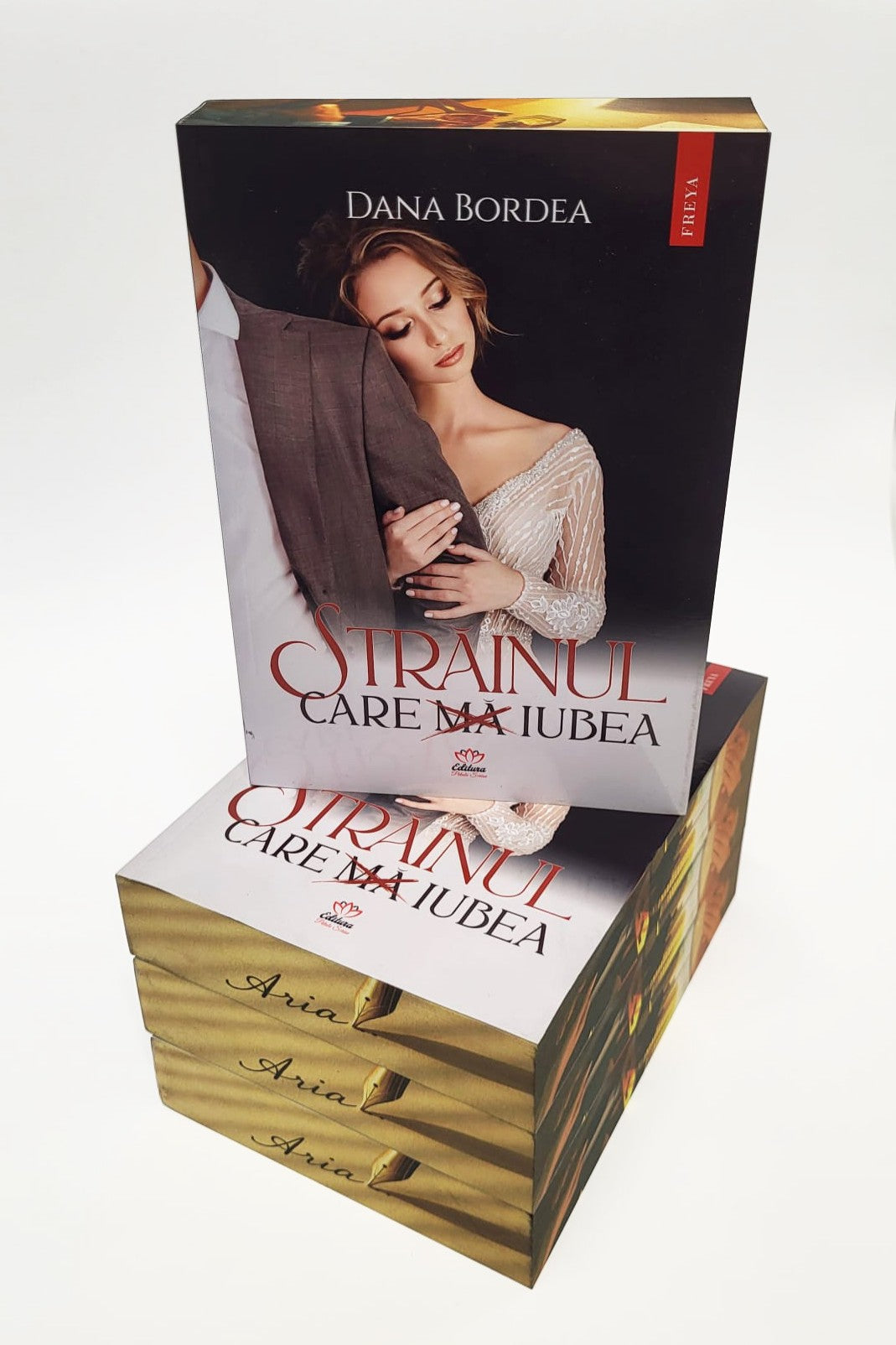 Străinul care mă iubea - PRINTED EDGES
