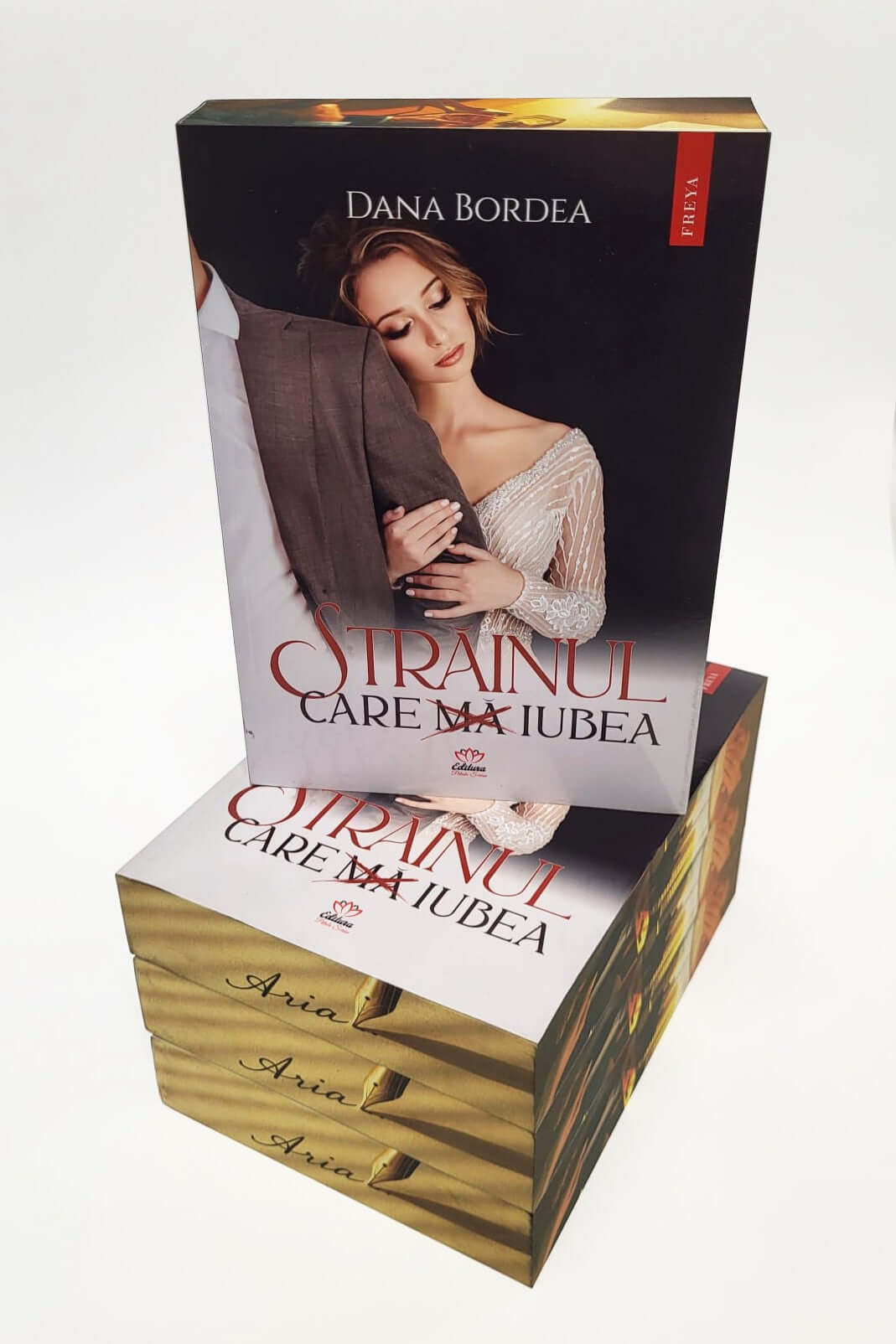 Străinul care mă iubea - PRINTED EDGES