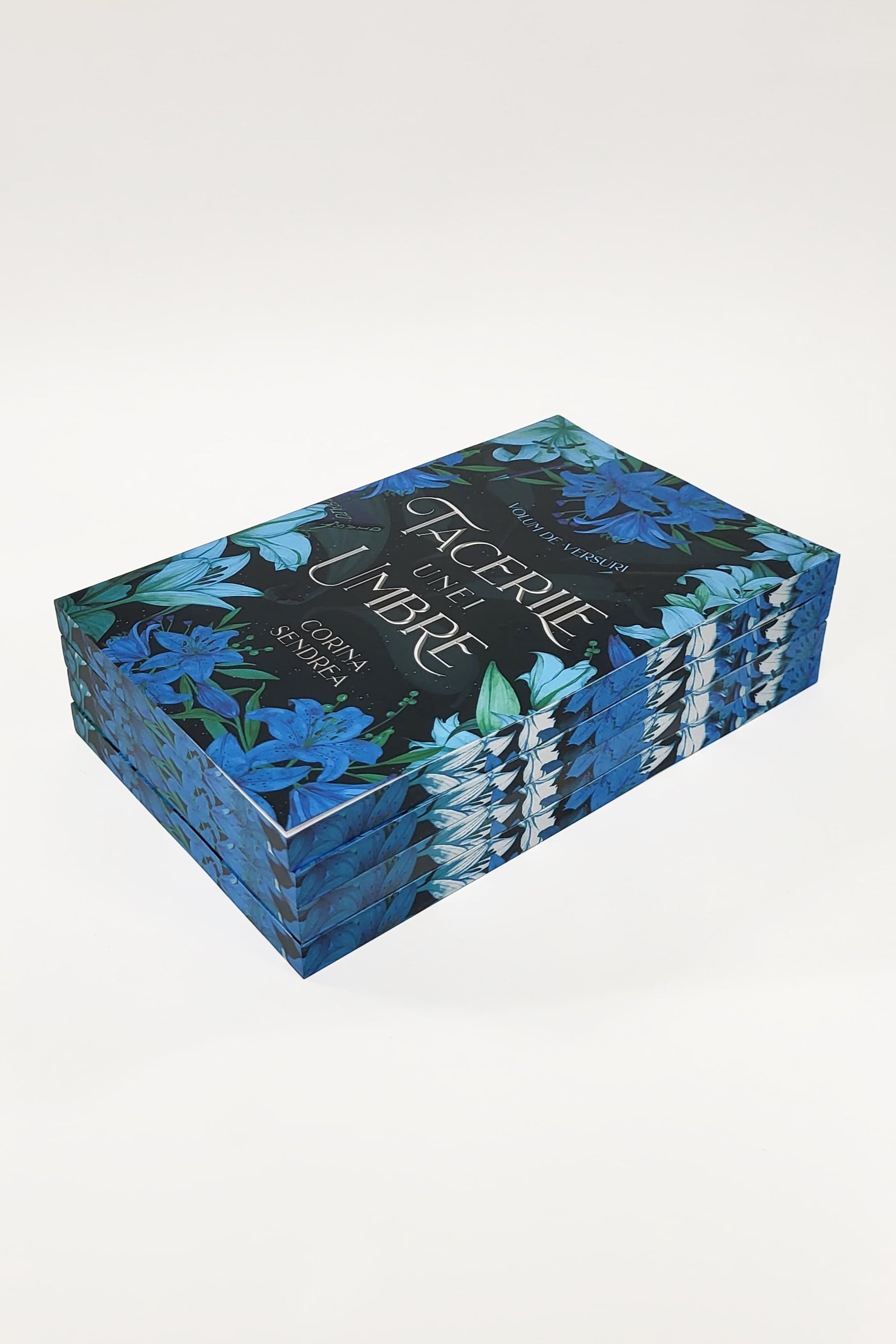 Tăcerile unei umbre - PRINTED EDGES