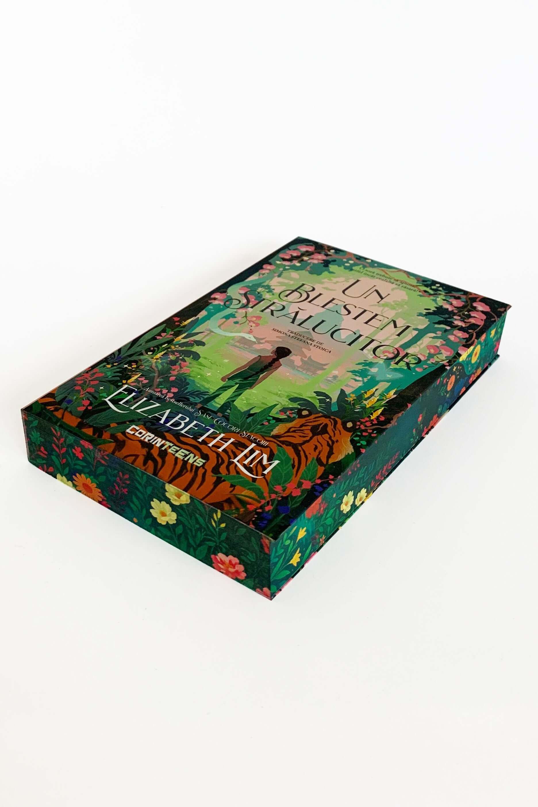 Un blestem stralucitor - PRINTED EDGES