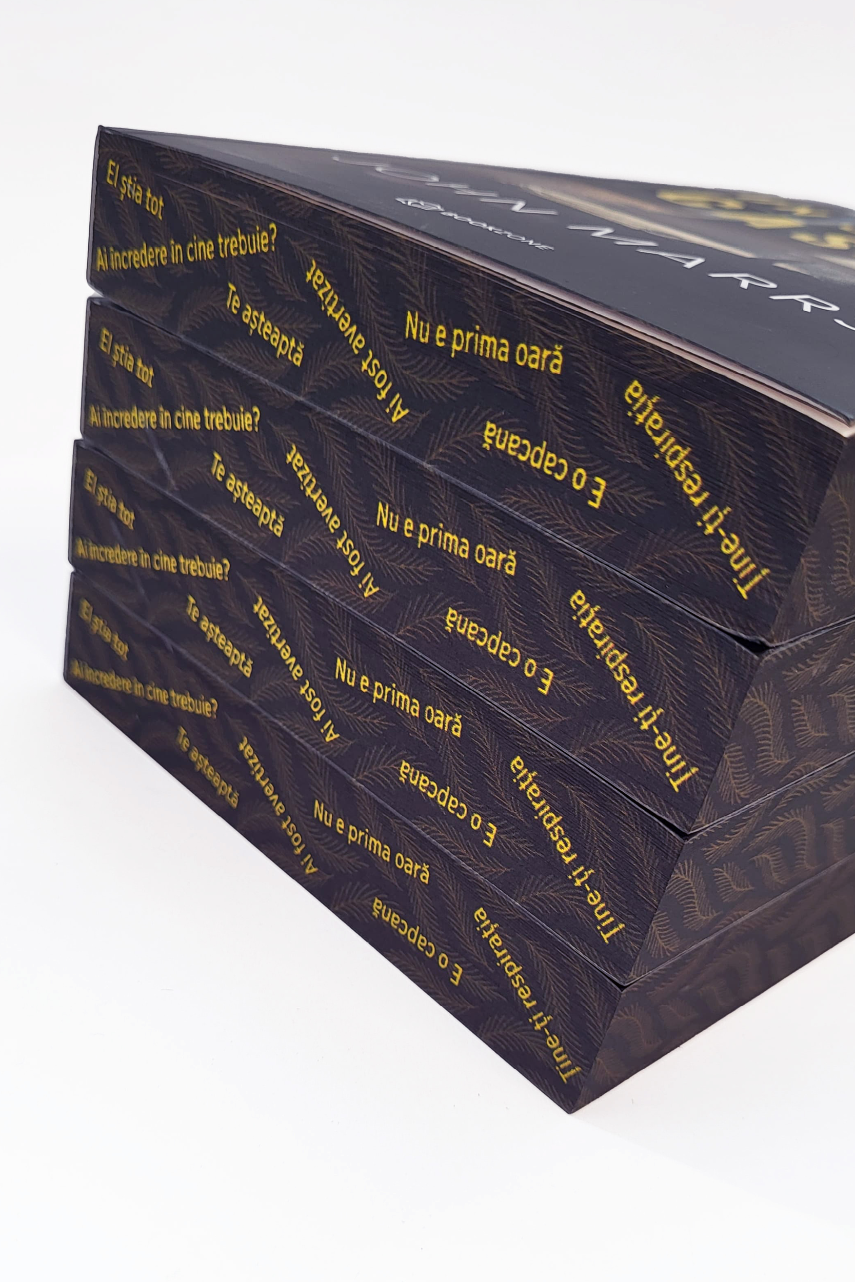 Un străin în casa ta - PRINTED EDGES