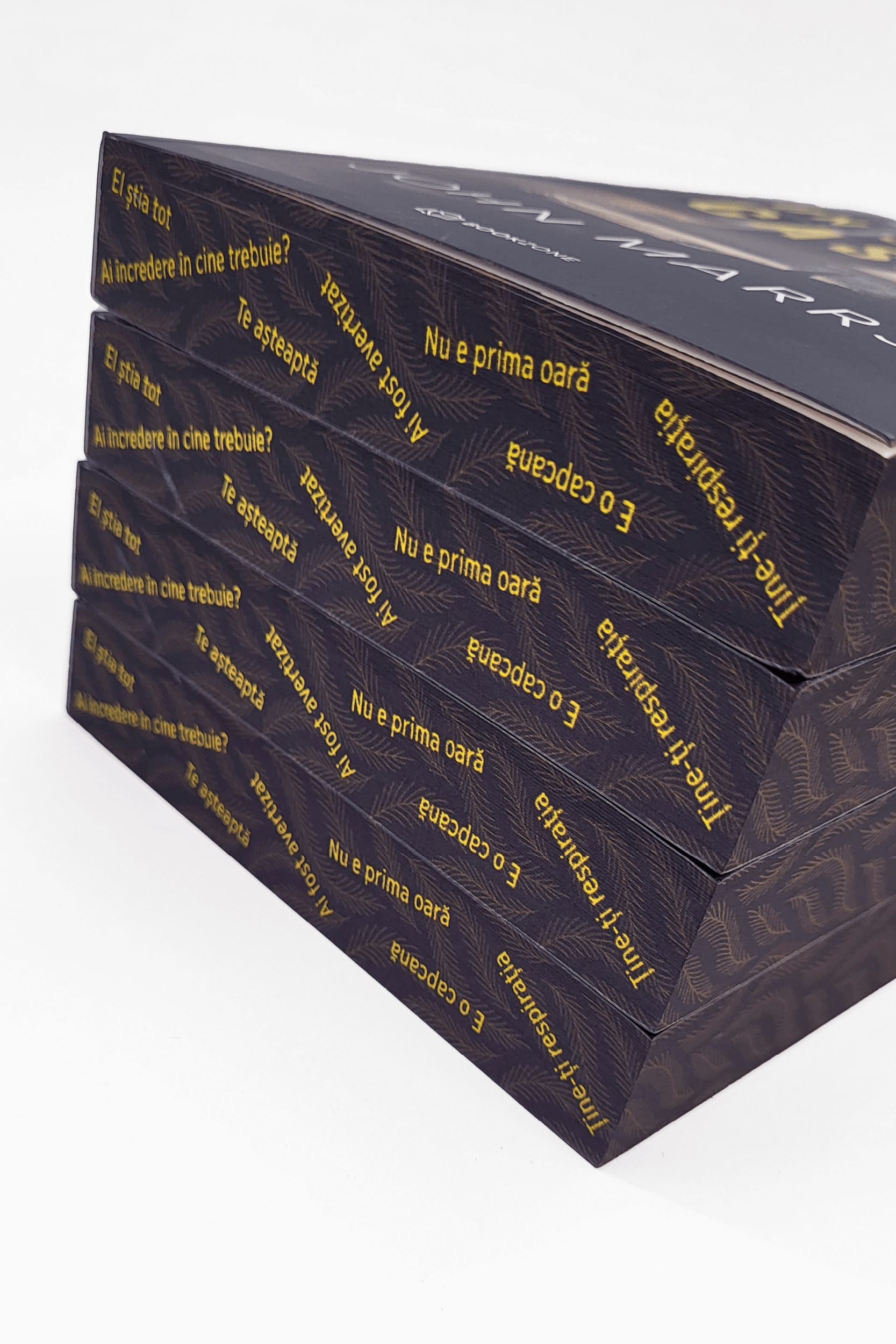 Un străin în casa ta - PRINTED EDGES