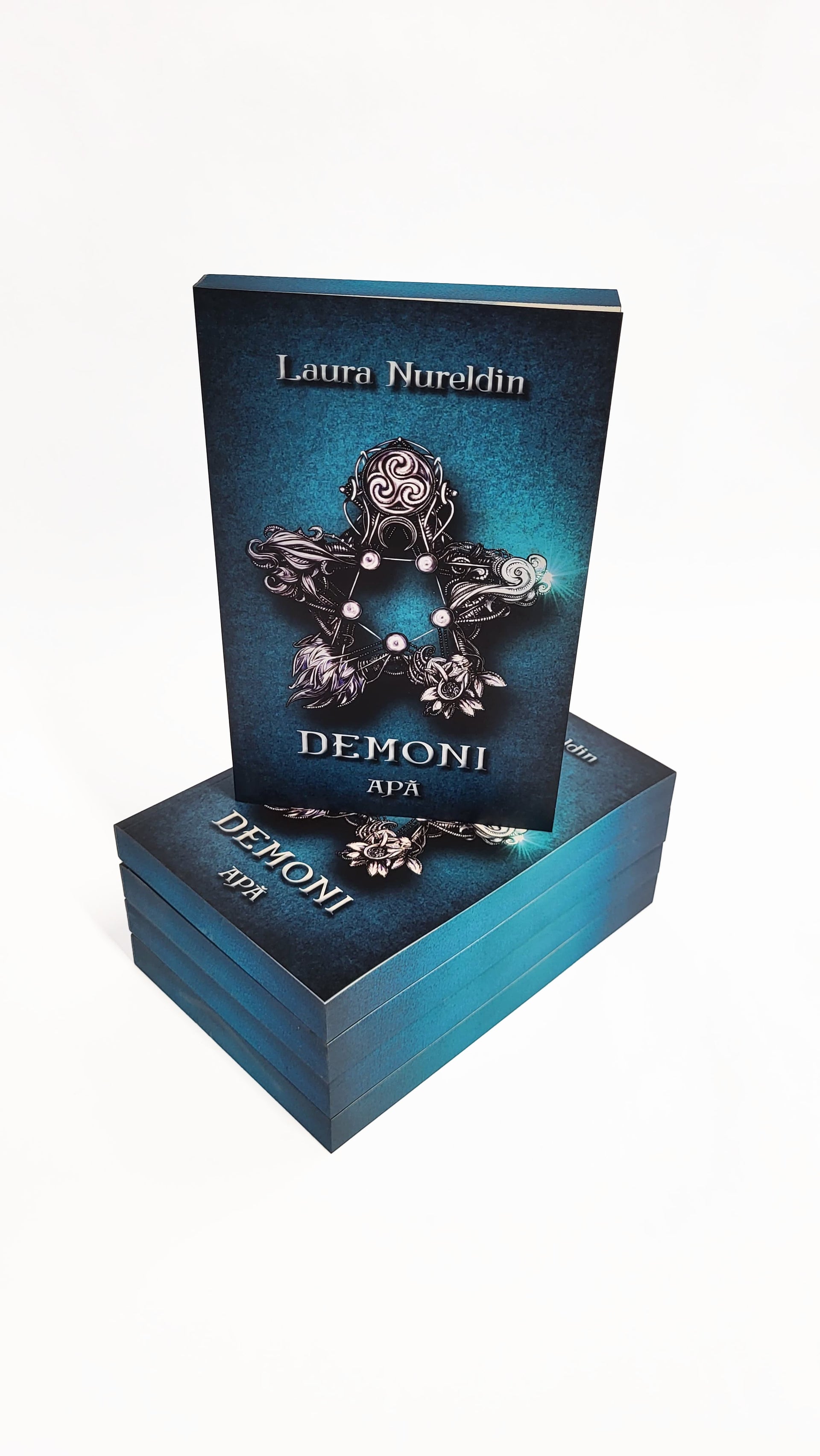 Demoni - I - Apă - PRINTED EDGES