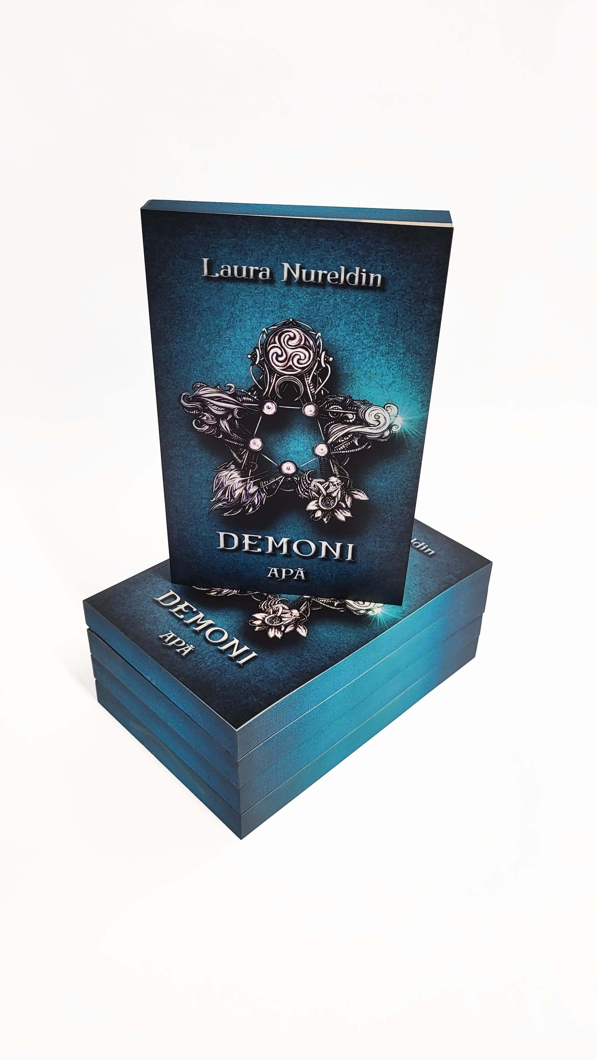 Demoni - I - Apă - PRINTED EDGES