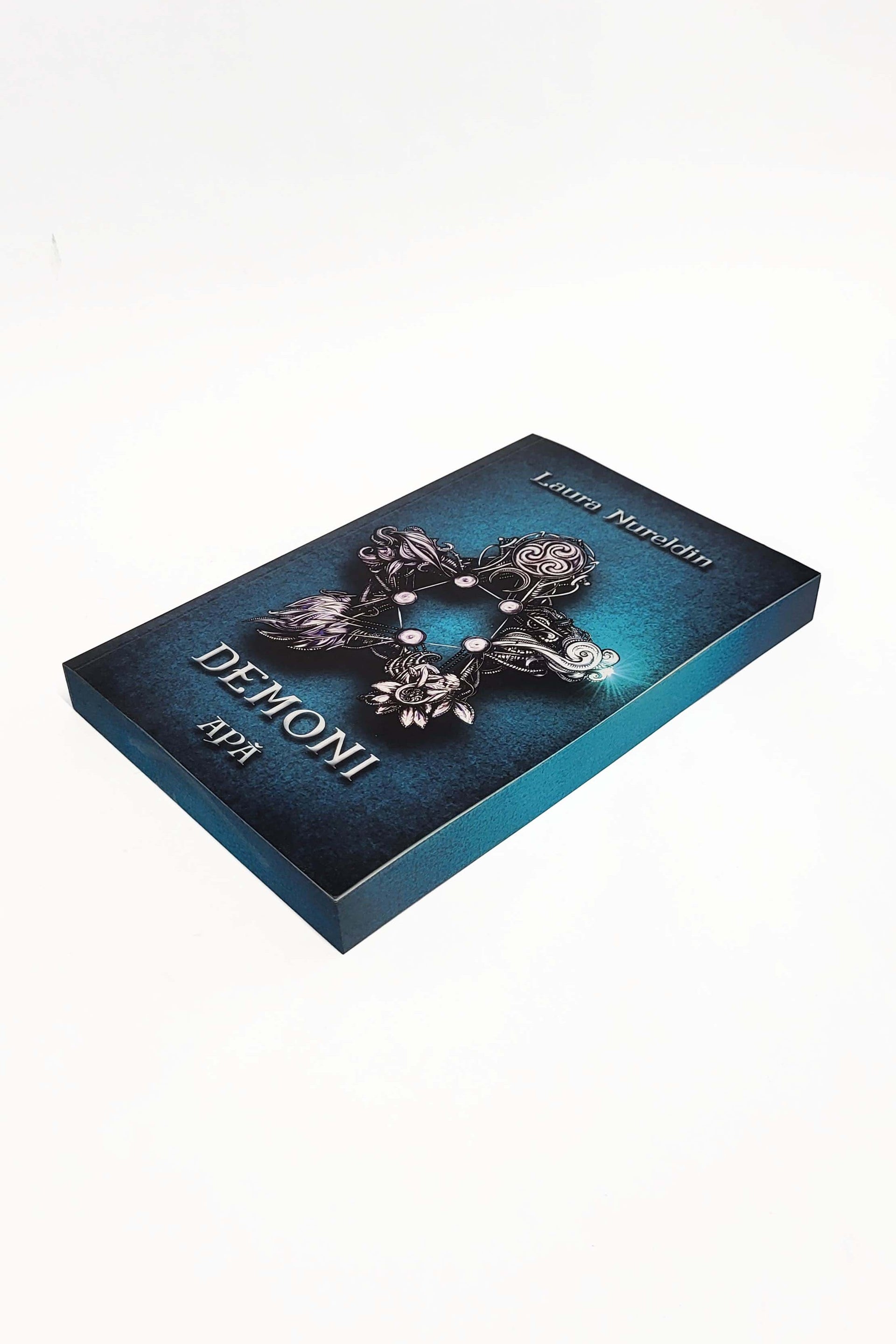 Demoni - I - Apă - PRINTED EDGES