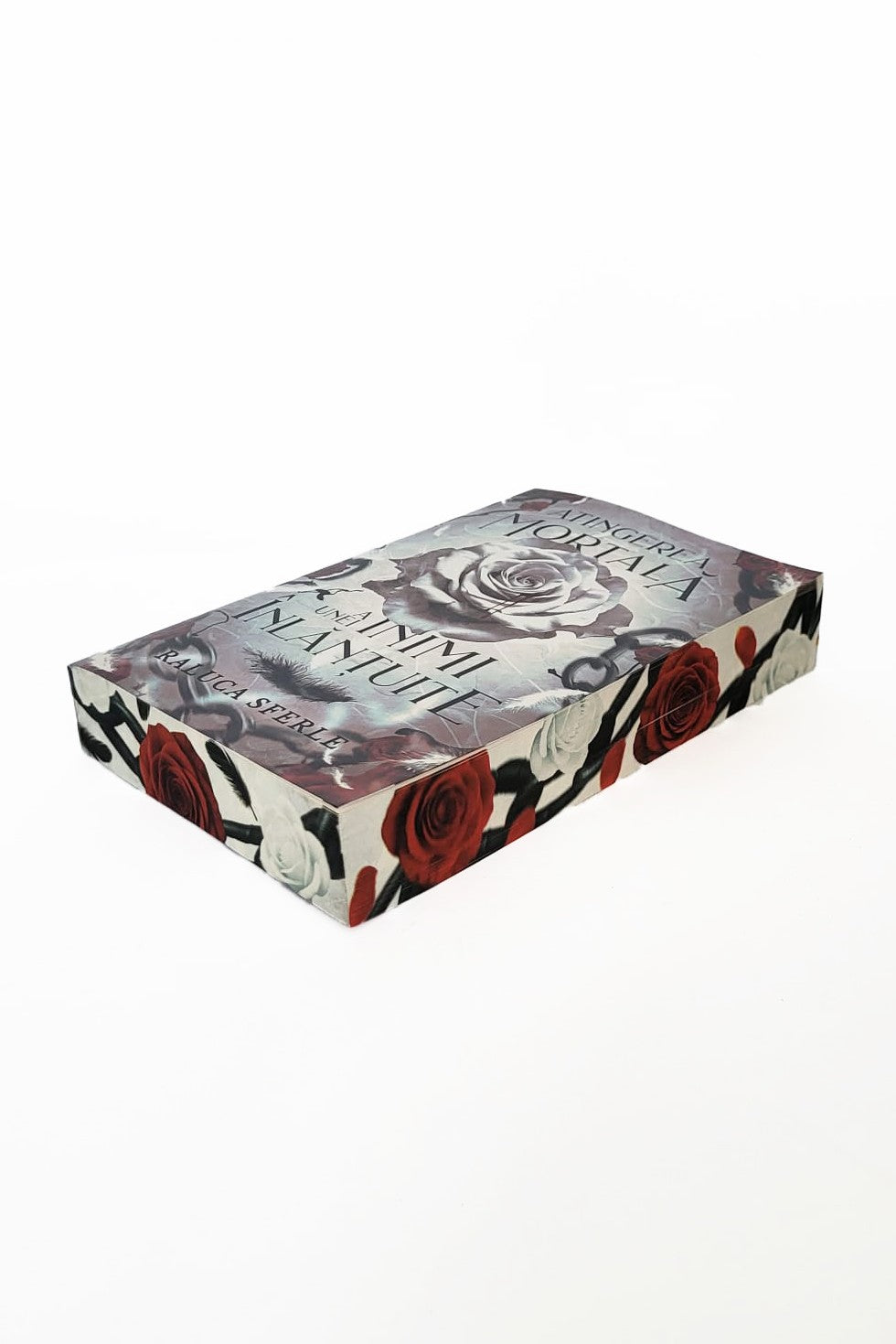 Atingerea mortală a unei inimi înlănțuite - PRINTED EDGES