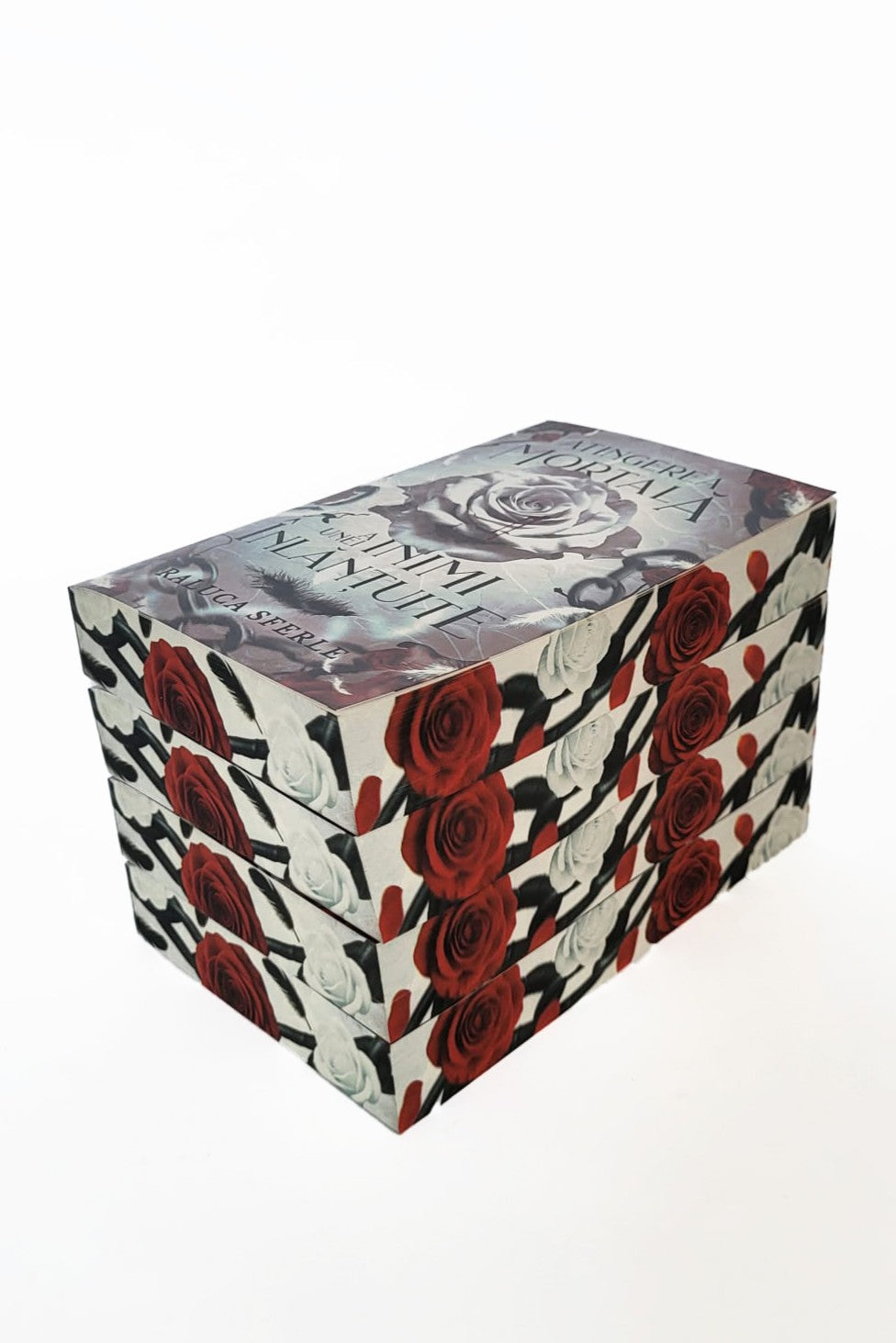 Atingerea mortală a unei inimi înlănțuite - PRINTED EDGES