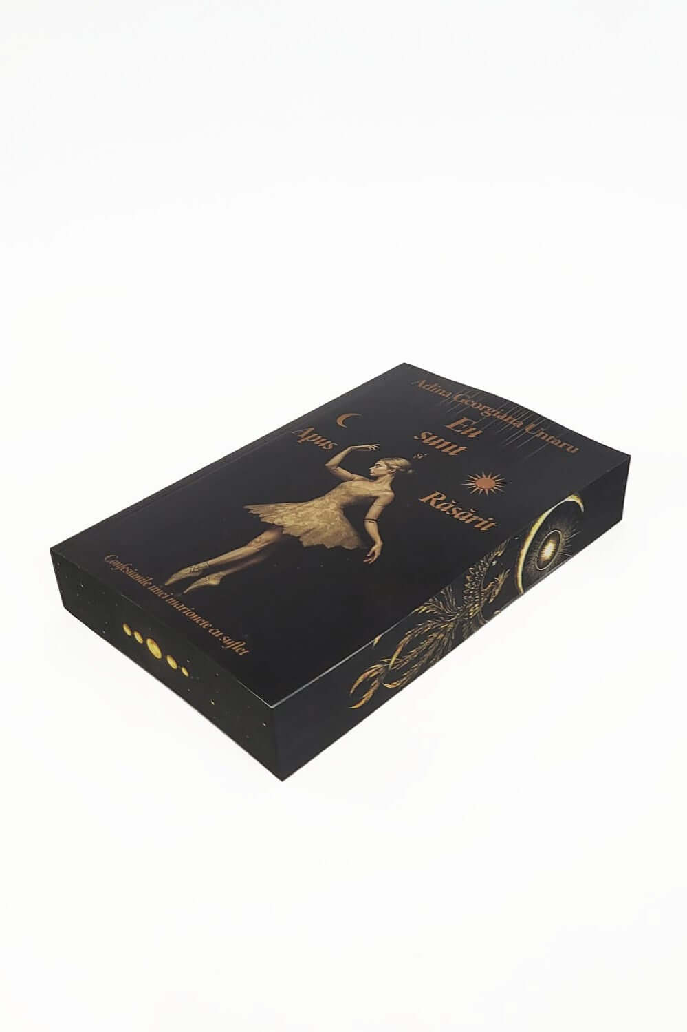 Eu sunt Apus și Răsărit - PRINTED EDGES - Bookbite