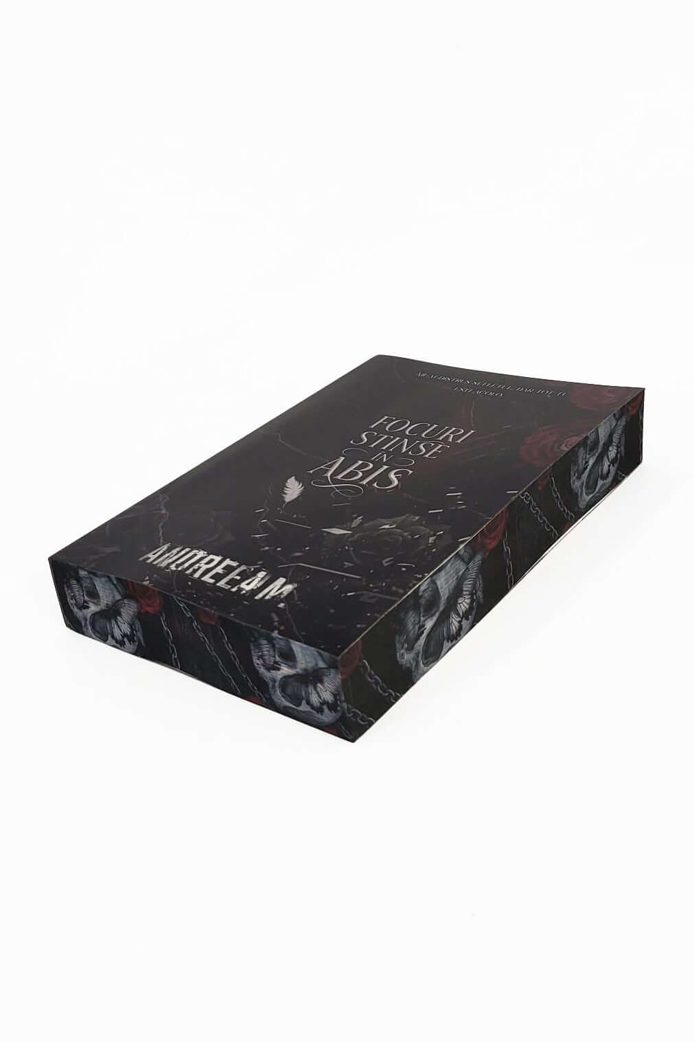 Focuri Stinse în Abis - EDIȚIE DE COLECȚIE - PRINTED EDGES - Bookbite