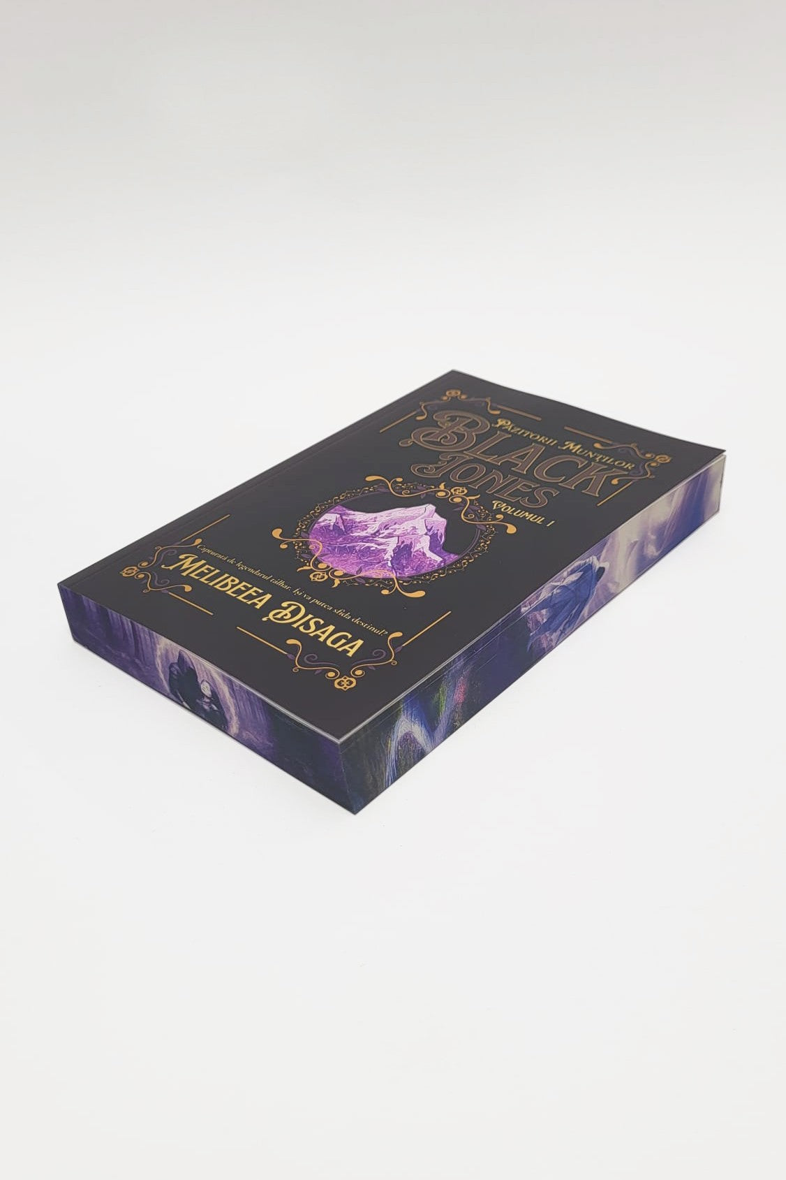 Păzitorii munților: Black Jones - PRINTED EDGES
