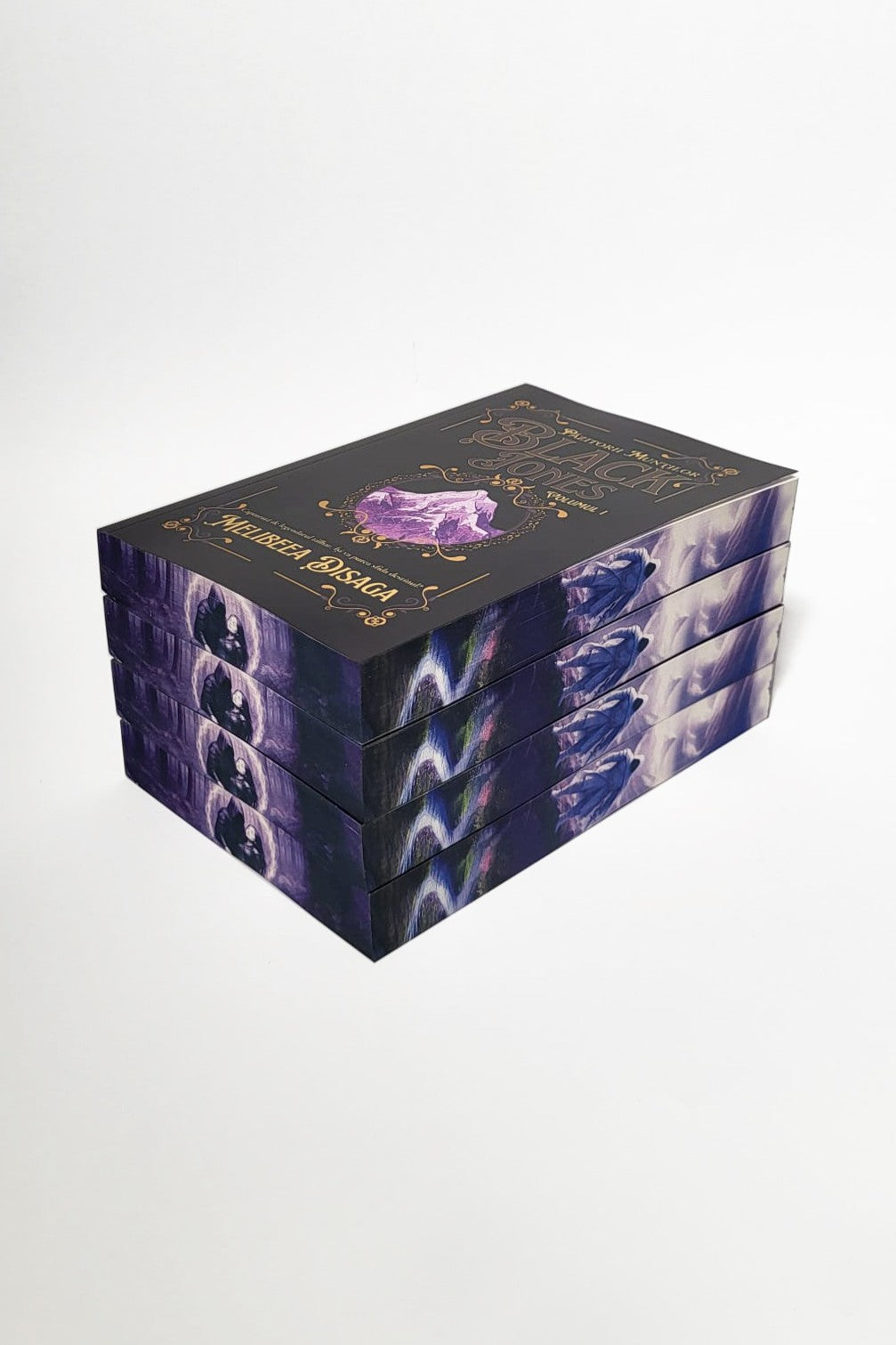 Păzitorii munților: Black Jones - PRINTED EDGES