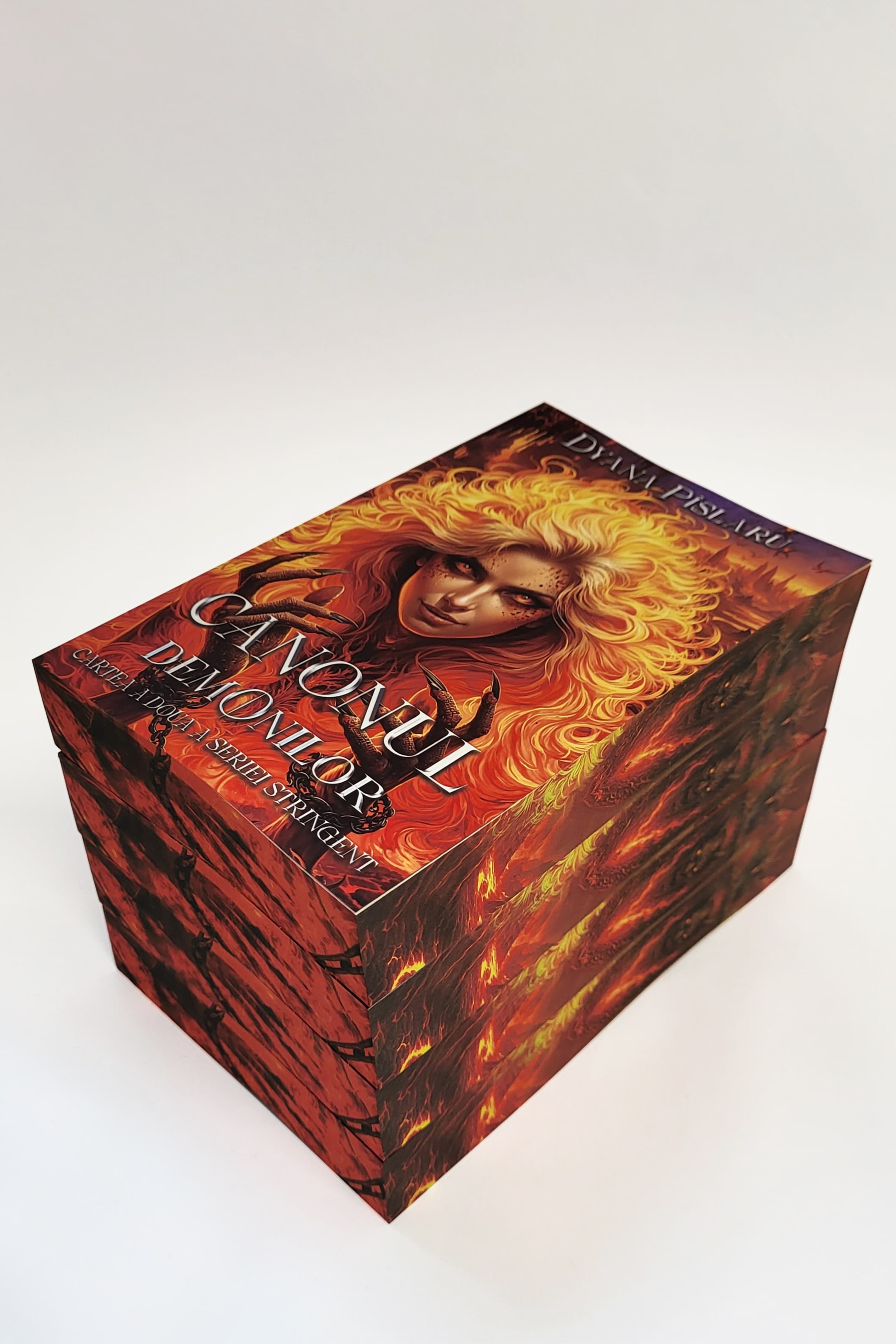 Canonul demonilor, cartea a doua a seriei Stringent - PRINTED EDGES