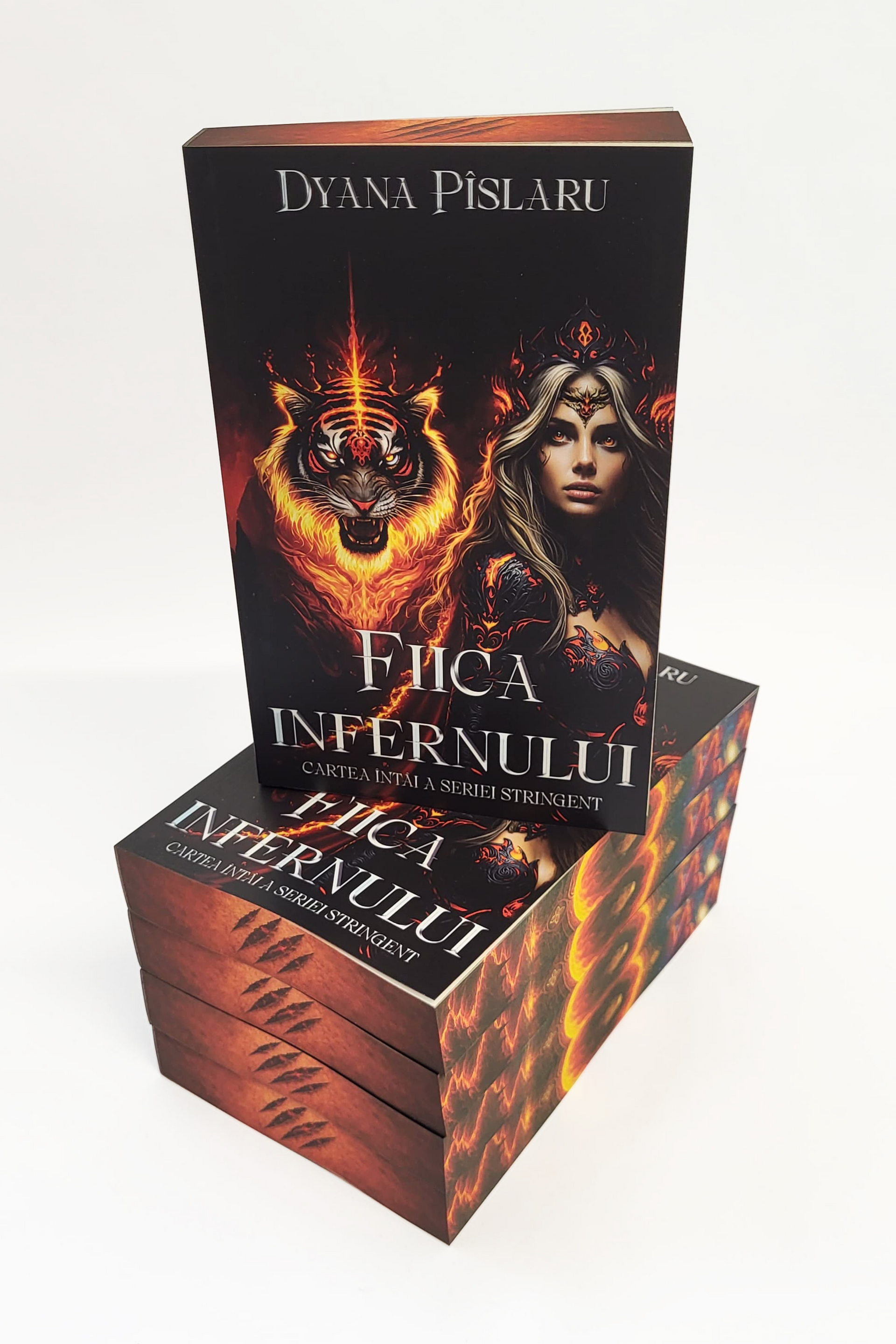 Fiica Infernului, cartea întâi a seriei Stringent - PRINTED EDGES