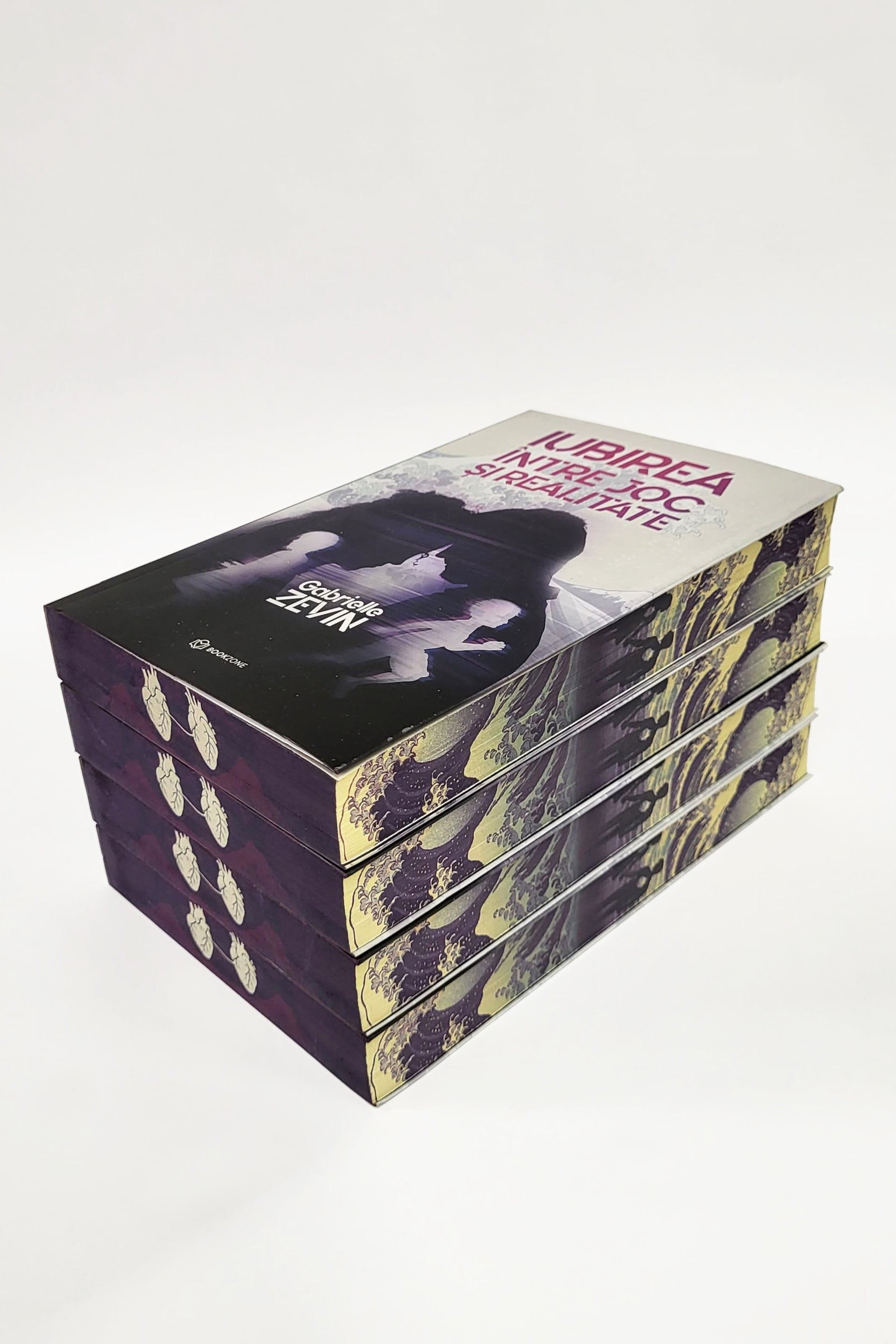 Iubirea între joc și realitate - PRINTED EDGES