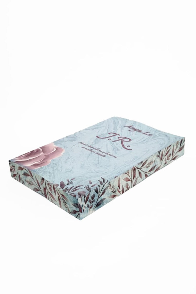 J.R. - atunci când iubirea și fericirea au aceleași inițiale - PRINTED EDGES