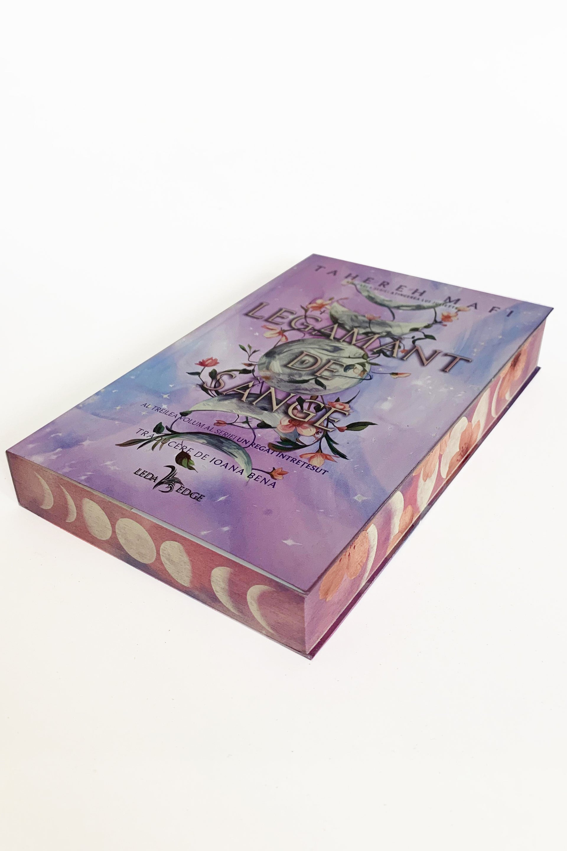 Un regat intretesut vol. 3 Legamant de sange - PRINTED EDGES