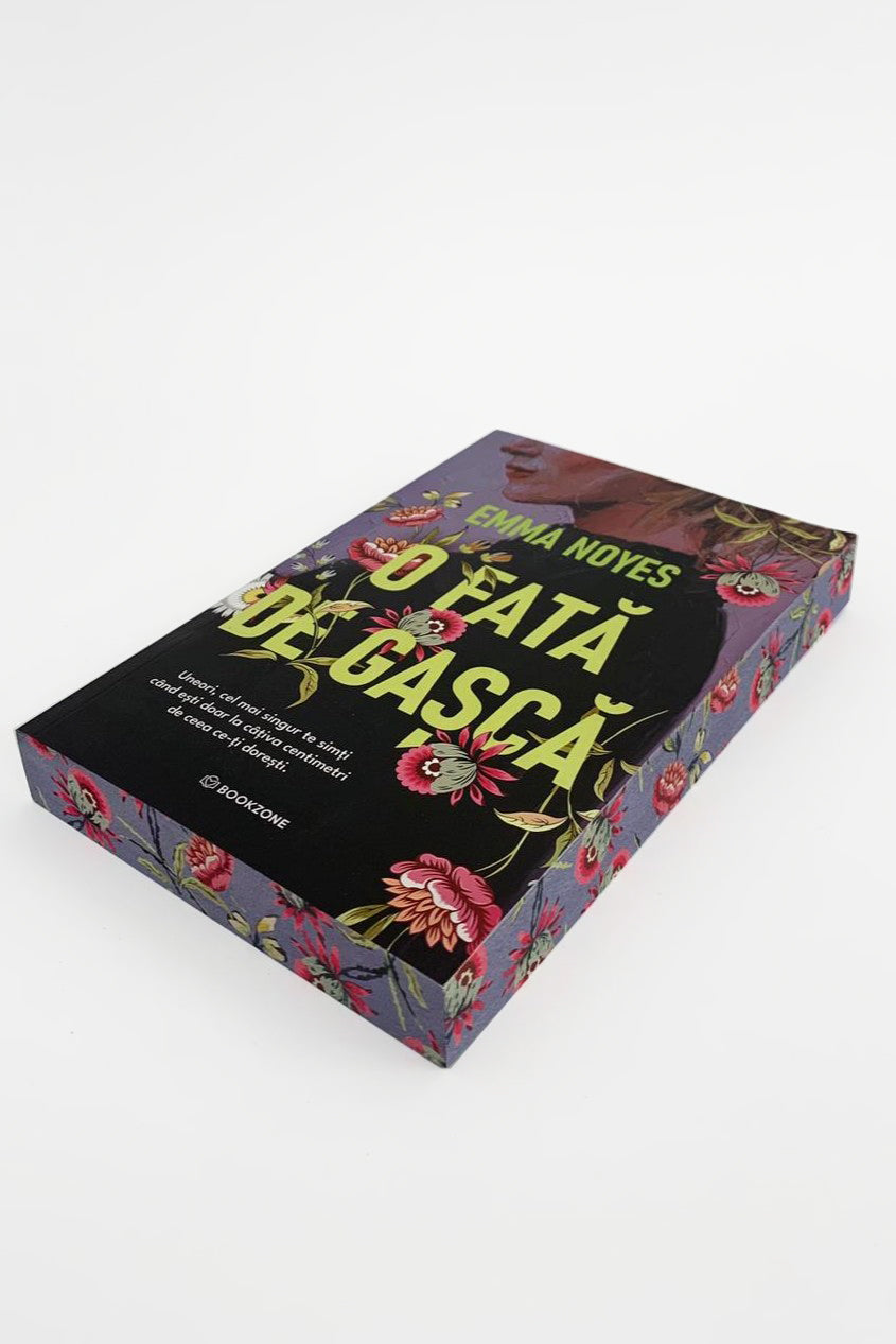 O fată de gașcă - PRINTED EDGES