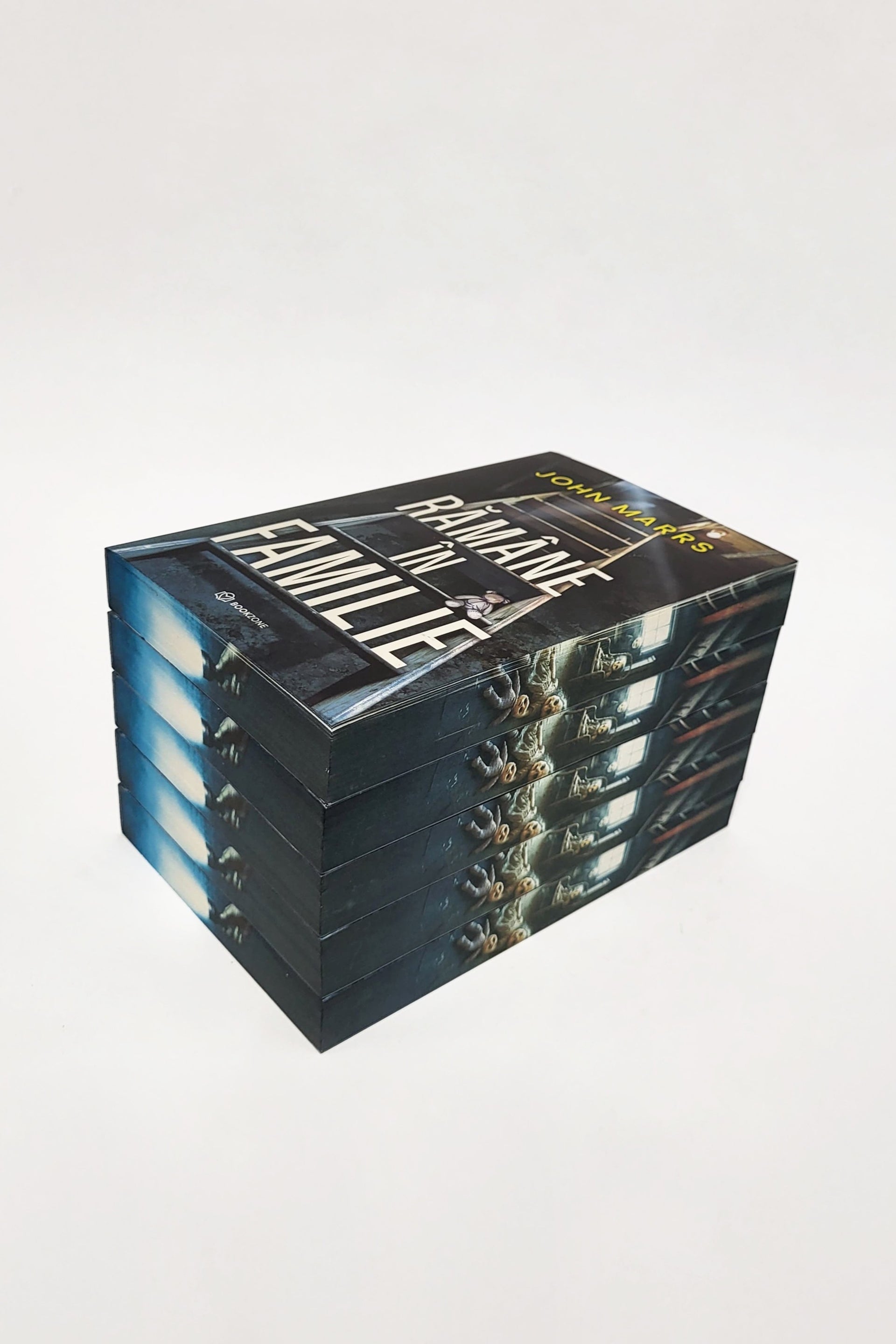 Rămâne în familie - PRINTED EDGES
