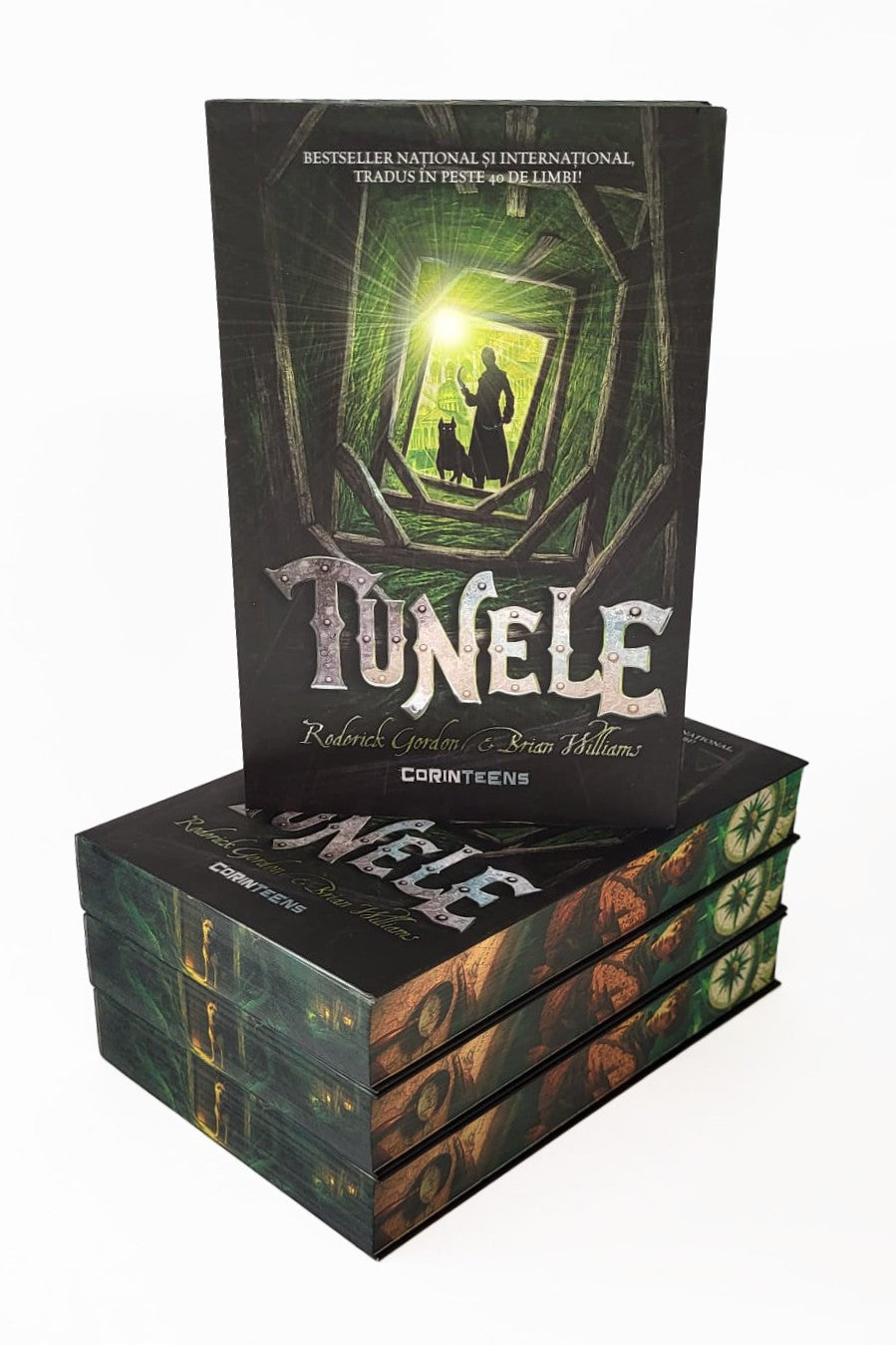 Tunele (vol.1 din seria Tunele) - PRINTED EDGES