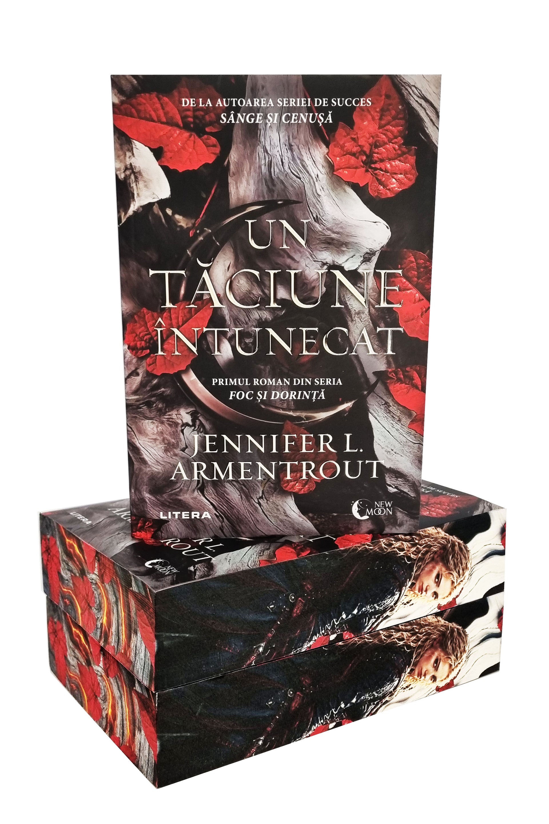 Un tăciune întunecat (Foc și Dorință #1) - PRINTED EDGES