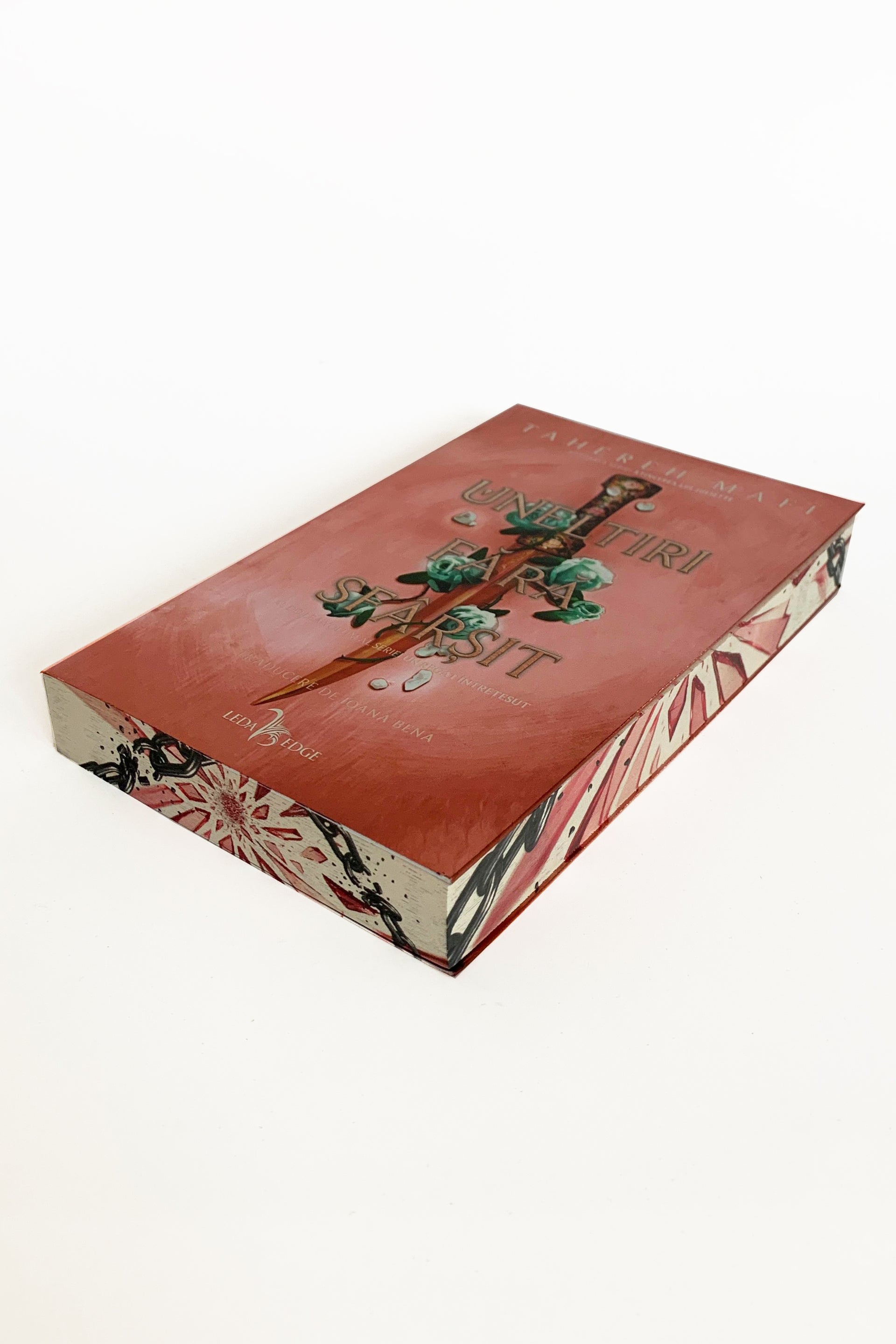 Un regat intretesut vol. 2 Uneltiri fara sfarsit - PRINTED EDGES