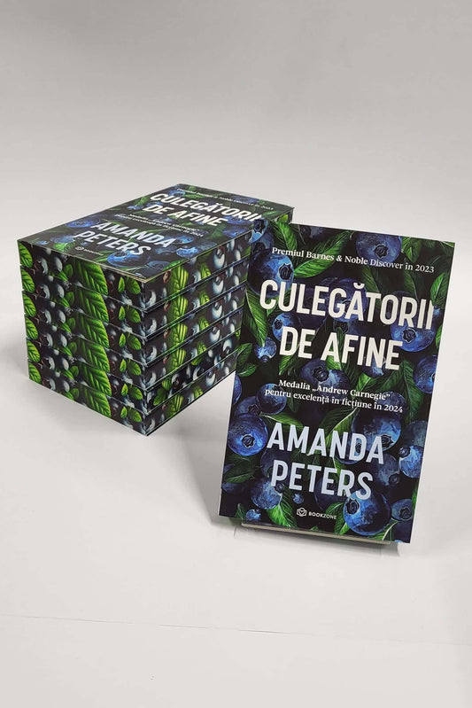 Culegătorii de afine DELUXE - Printed edges - Bookbite