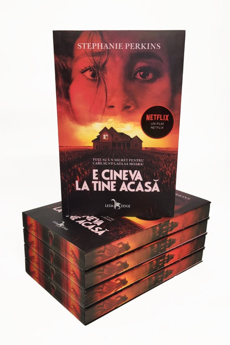 E cineva la tine acasă - PRINTED EDGES