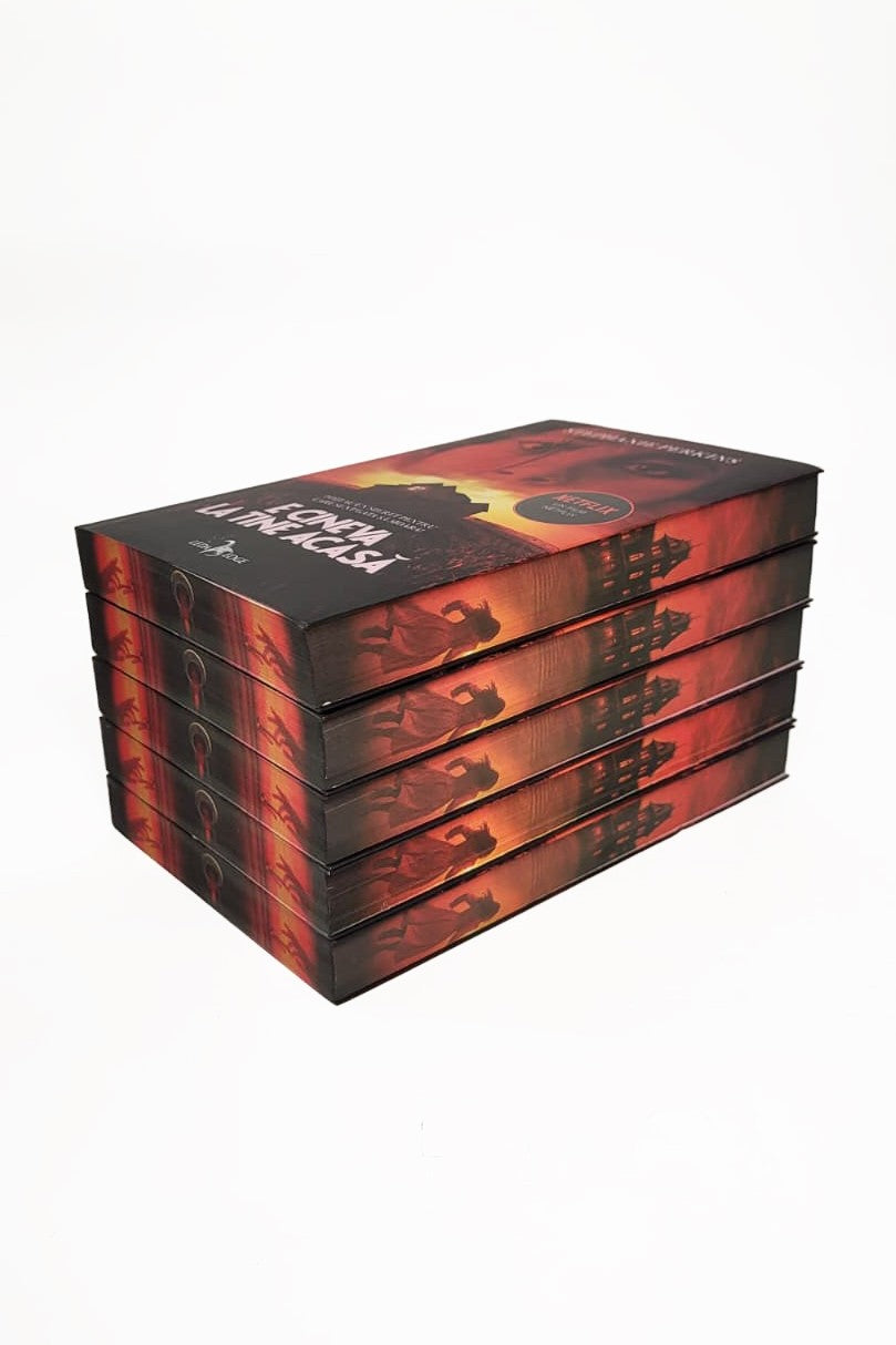 E cineva la tine acasă - PRINTED EDGES