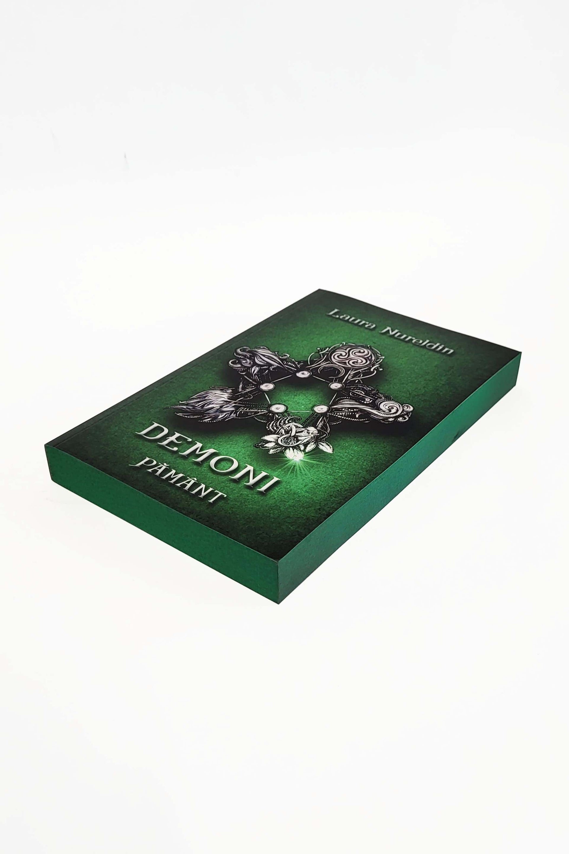 Demoni - IV - Pământ - PRINTED EDGES